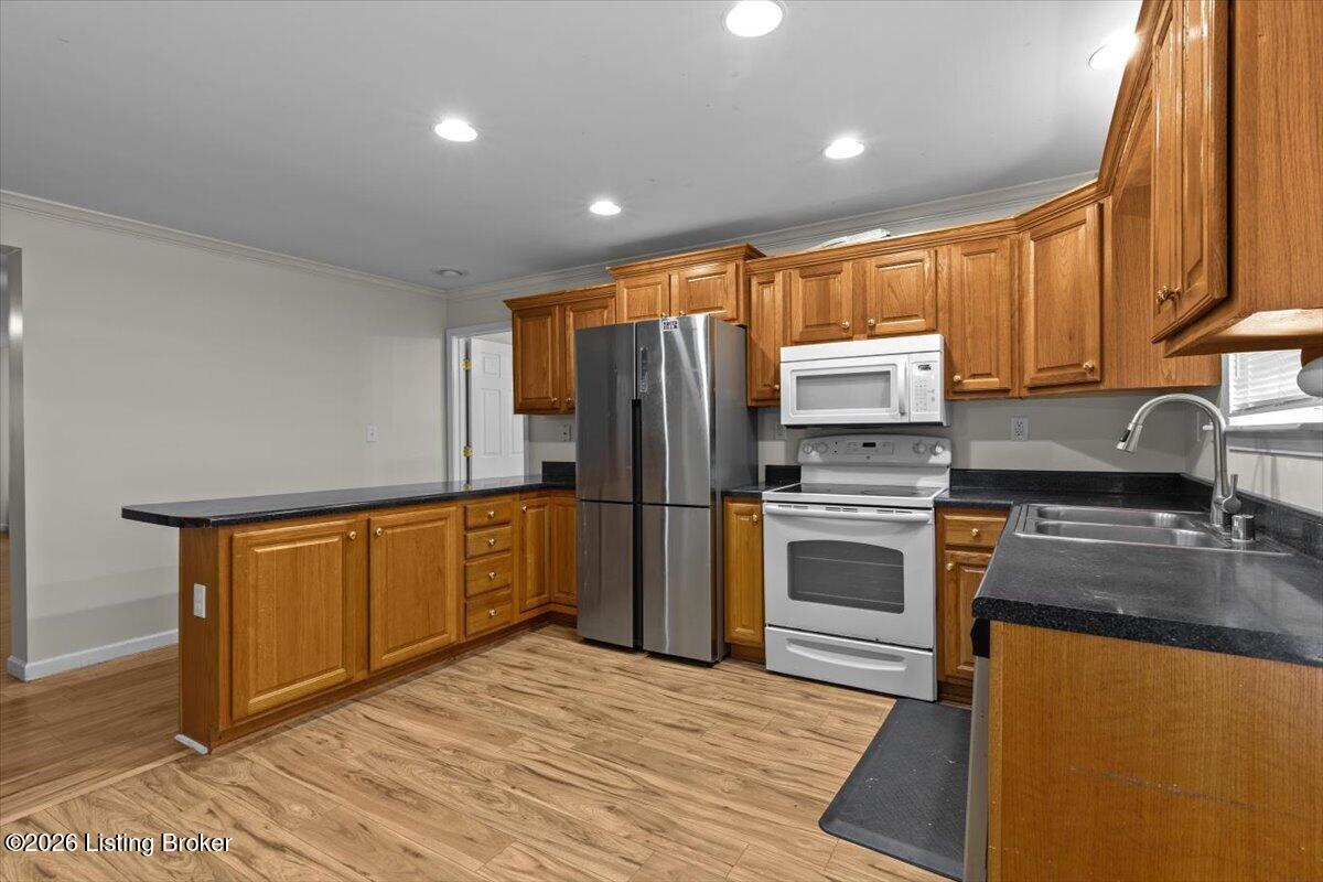4516 Meadowlark Manor Ln Property Photo 8