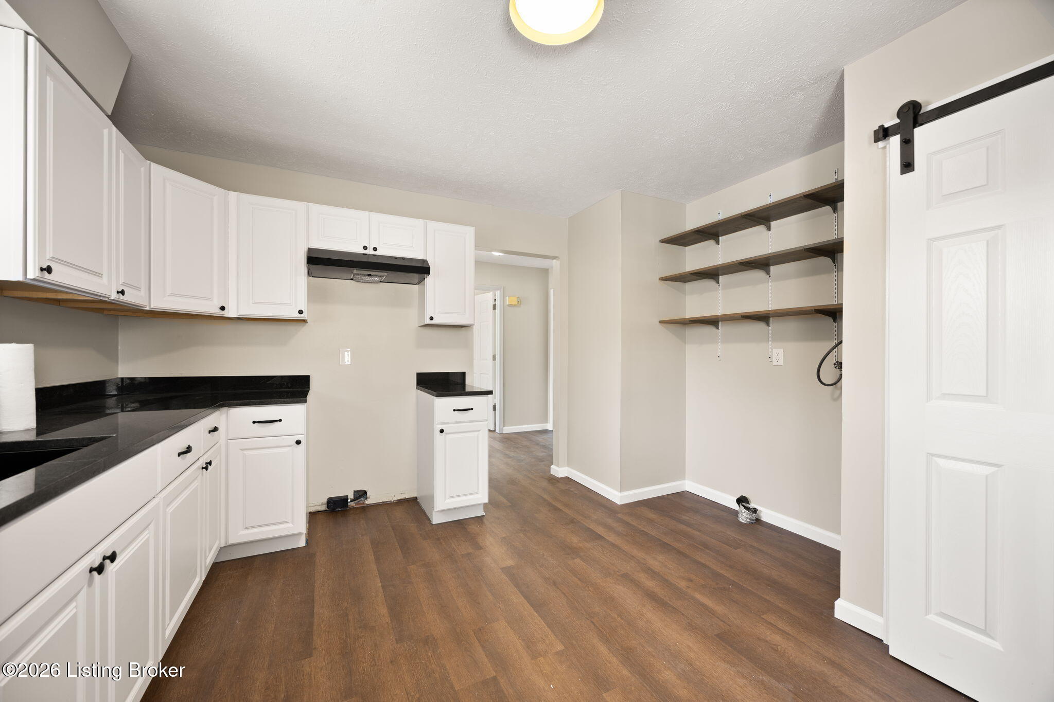 113 N Poplar St Property Photo 4