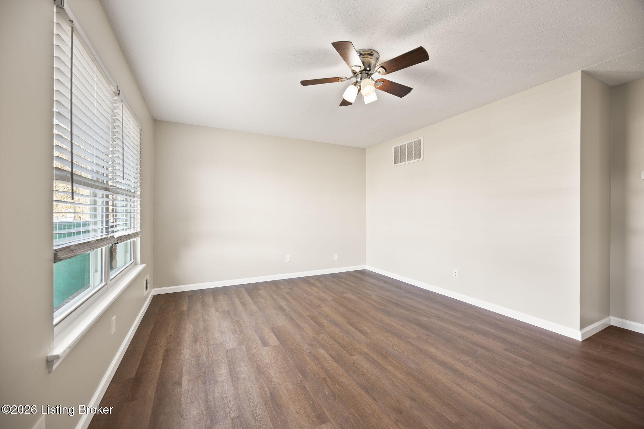 113 N Poplar St Property Photo 7