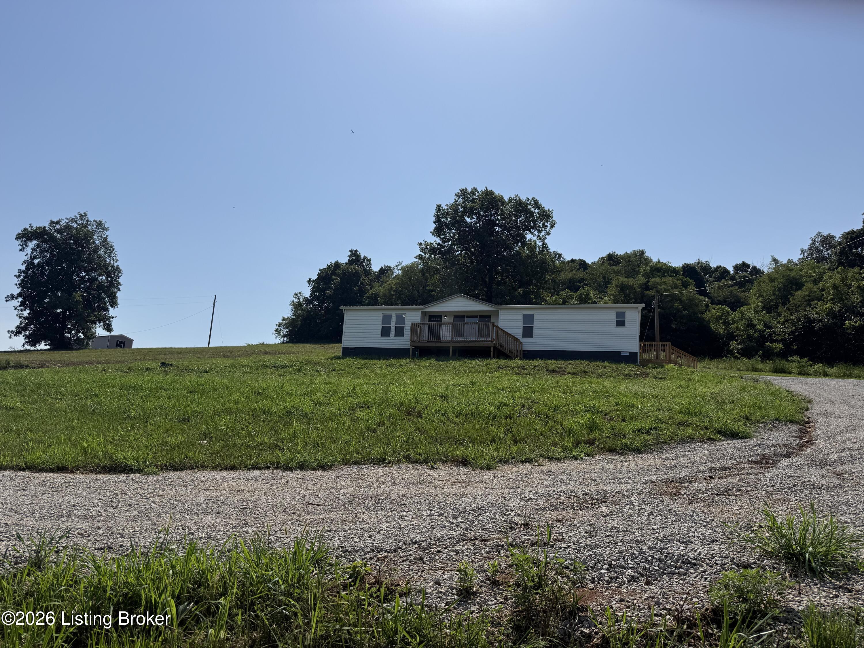 351 Cloverdale Ests Rd Property Photo 1