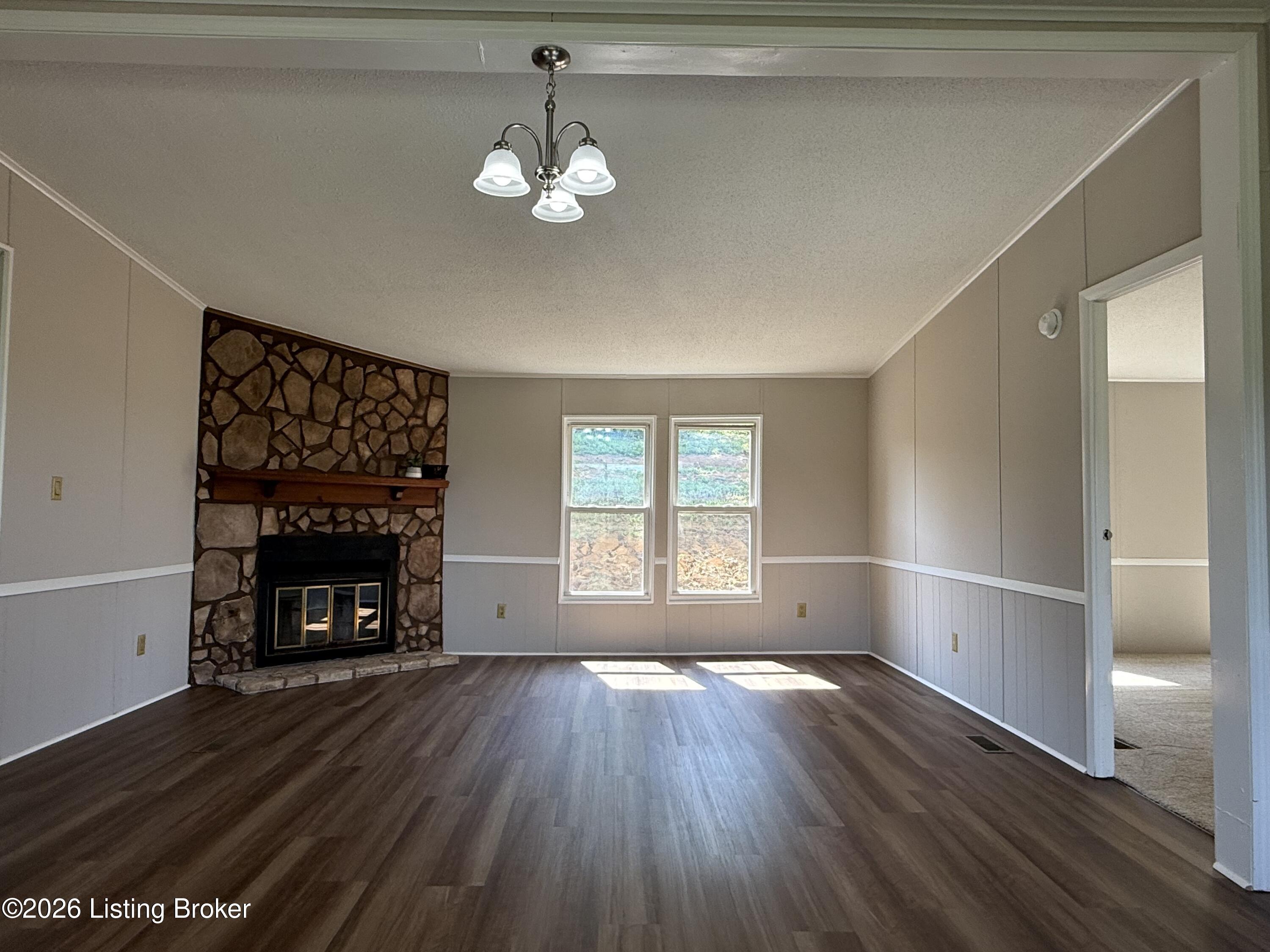 351 Cloverdale Ests Rd Property Photo 9