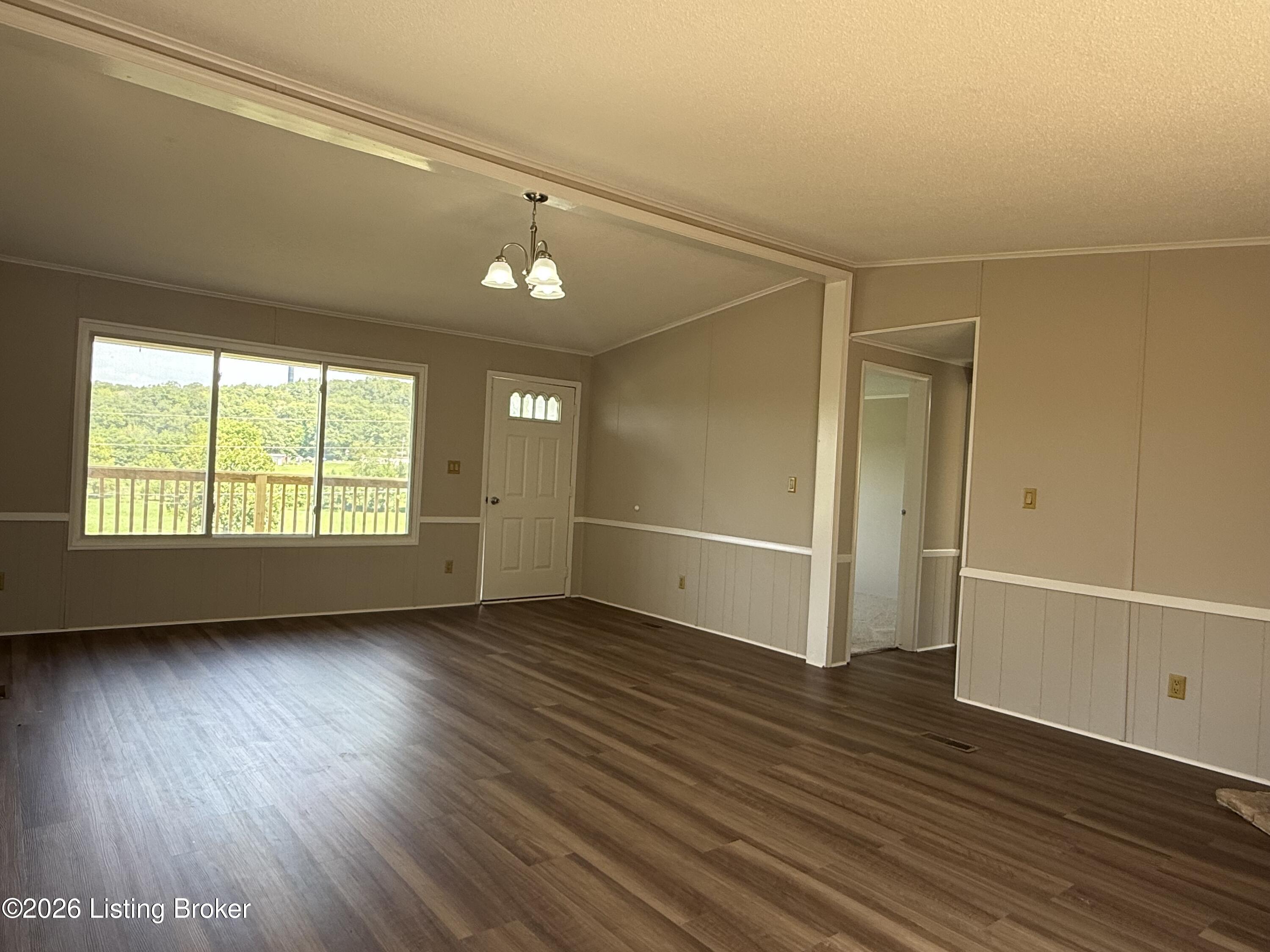 351 Cloverdale Ests Rd Property Photo 11