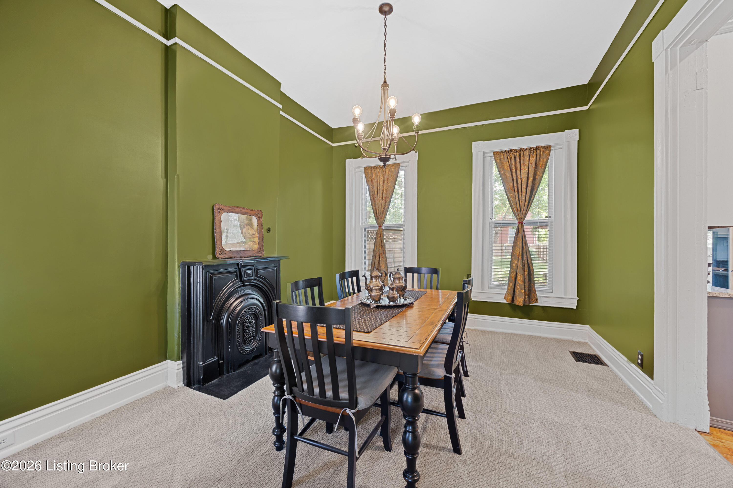 1216 S Floyd St Property Photo 8