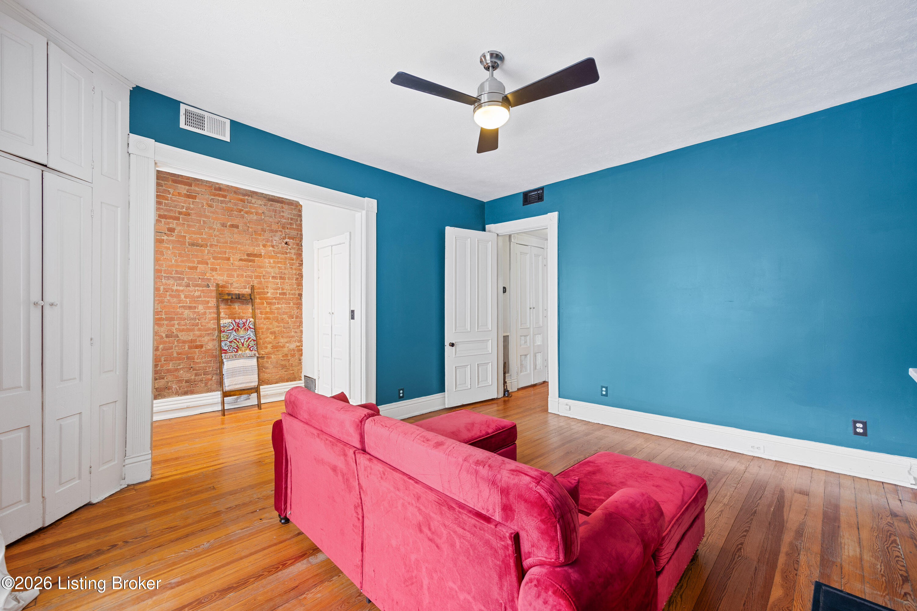 1216 S Floyd St Property Photo 21