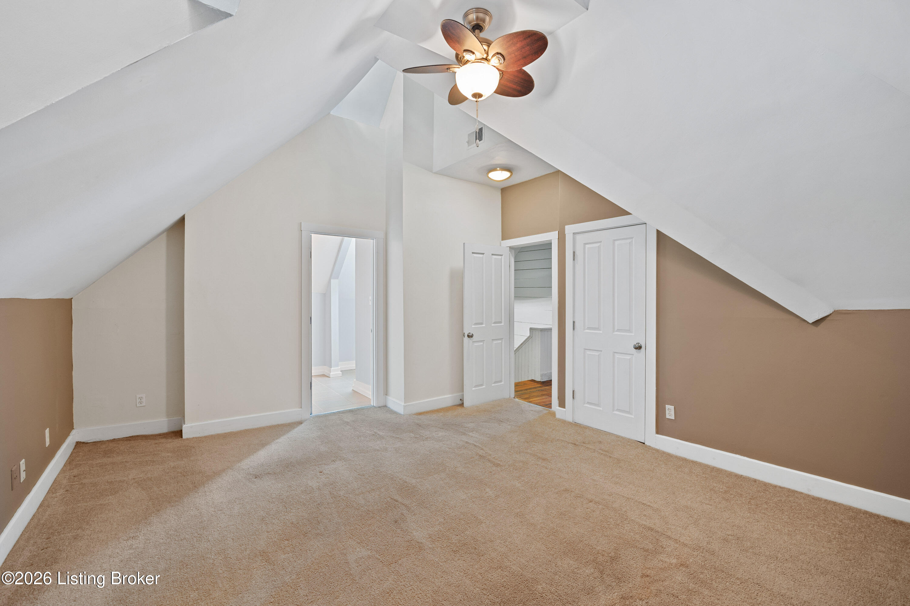 1216 S Floyd St Property Photo 29