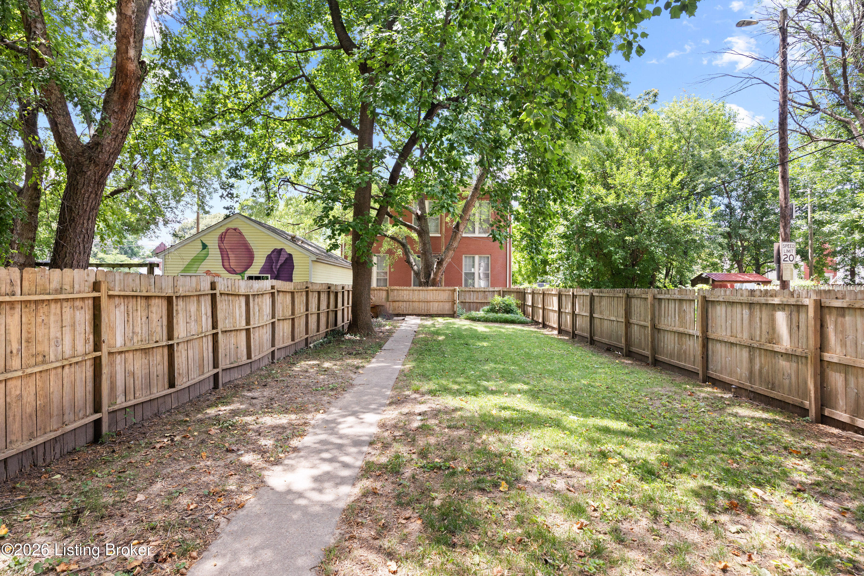 1216 S Floyd St Property Photo 34