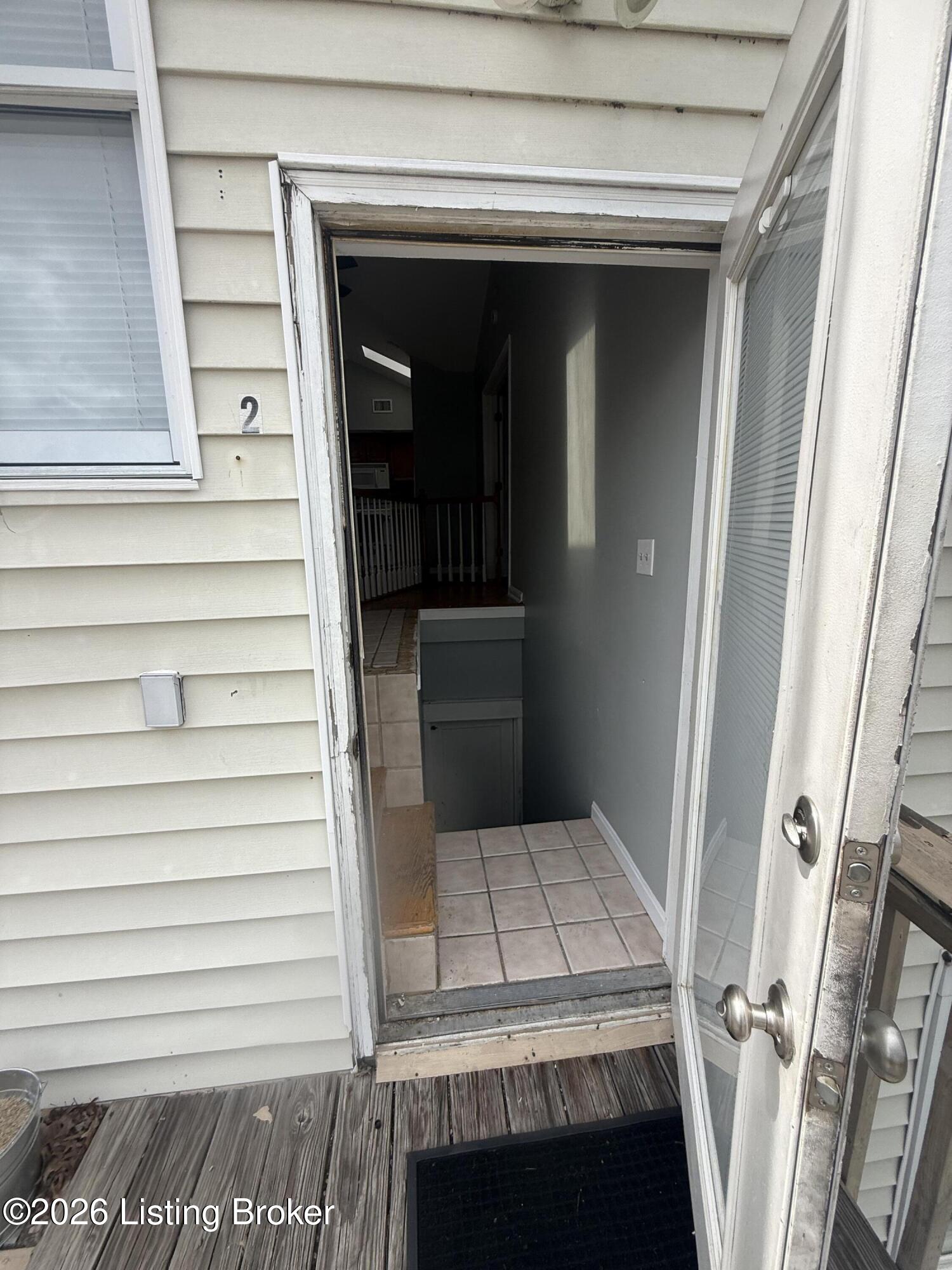 112 E Woodlawn Ave 2 Property Photo 1
