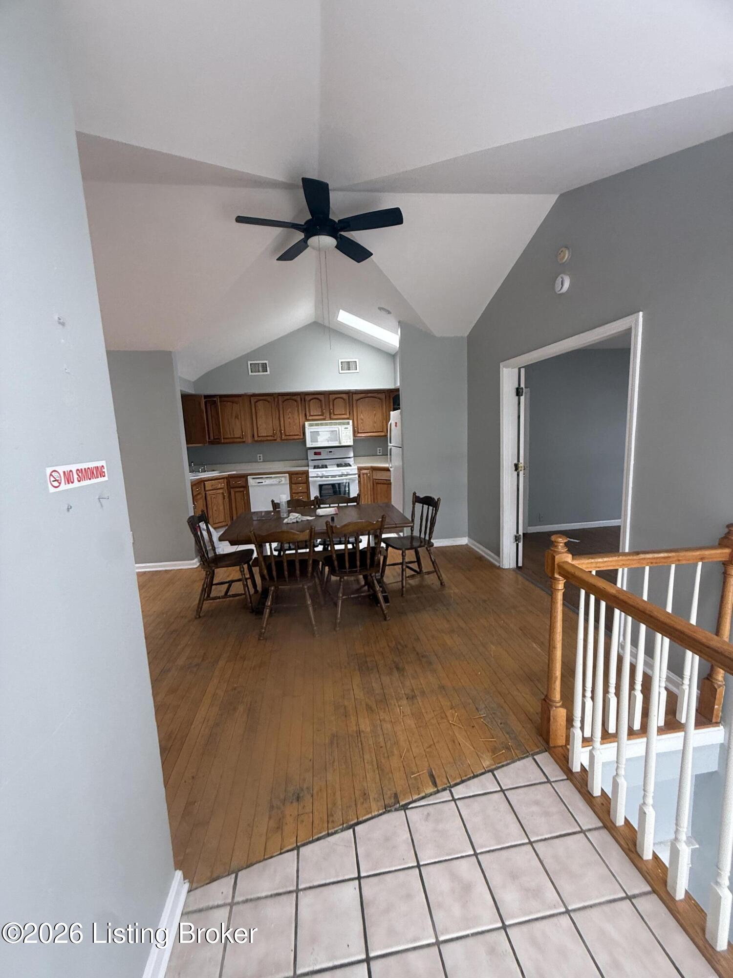 112 E Woodlawn Ave 2 Property Photo 3