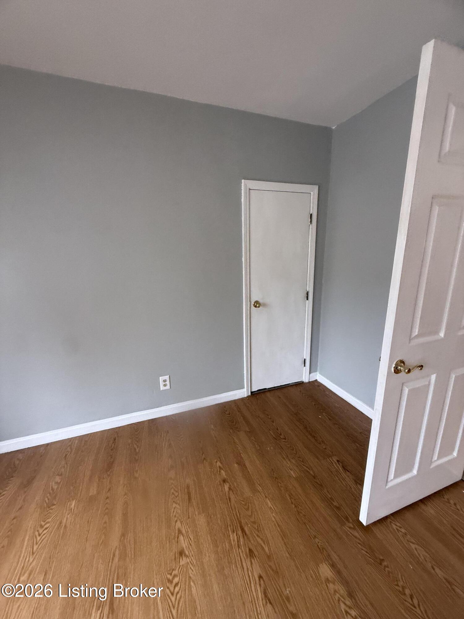 112 E Woodlawn Ave 2 Property Photo 5