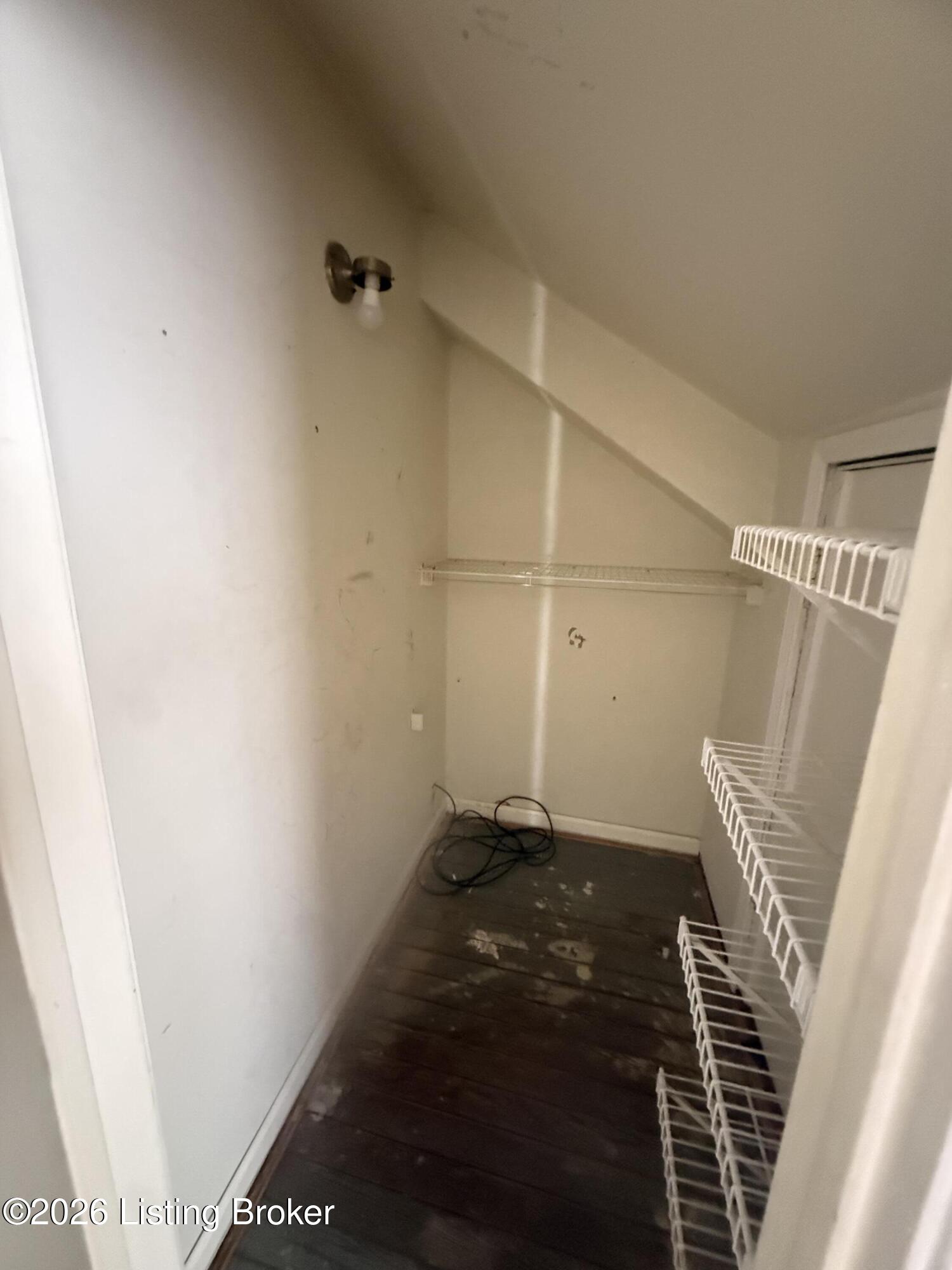 112 E Woodlawn Ave 2 Property Photo 7