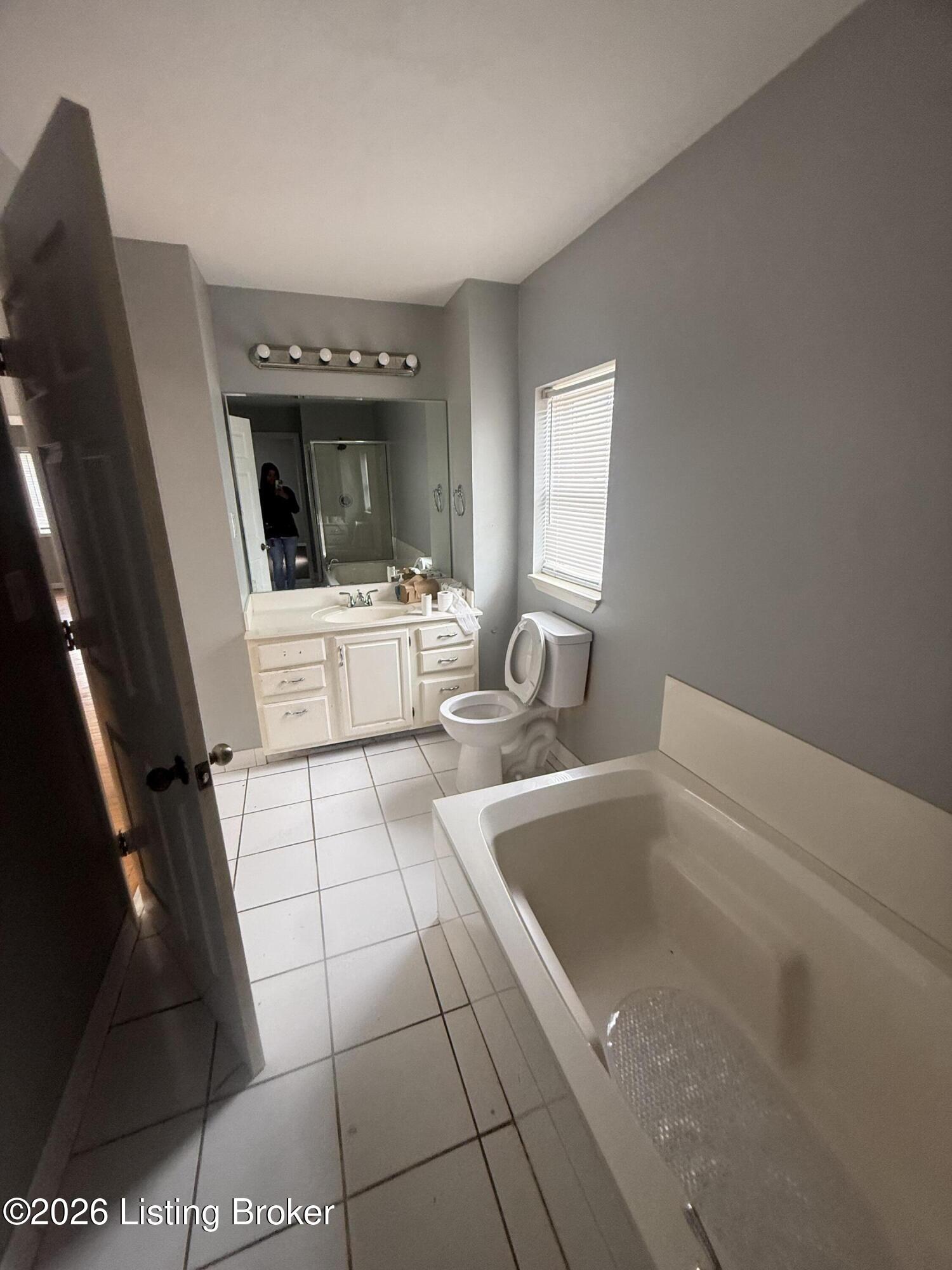 112 E Woodlawn Ave 2 Property Photo 13