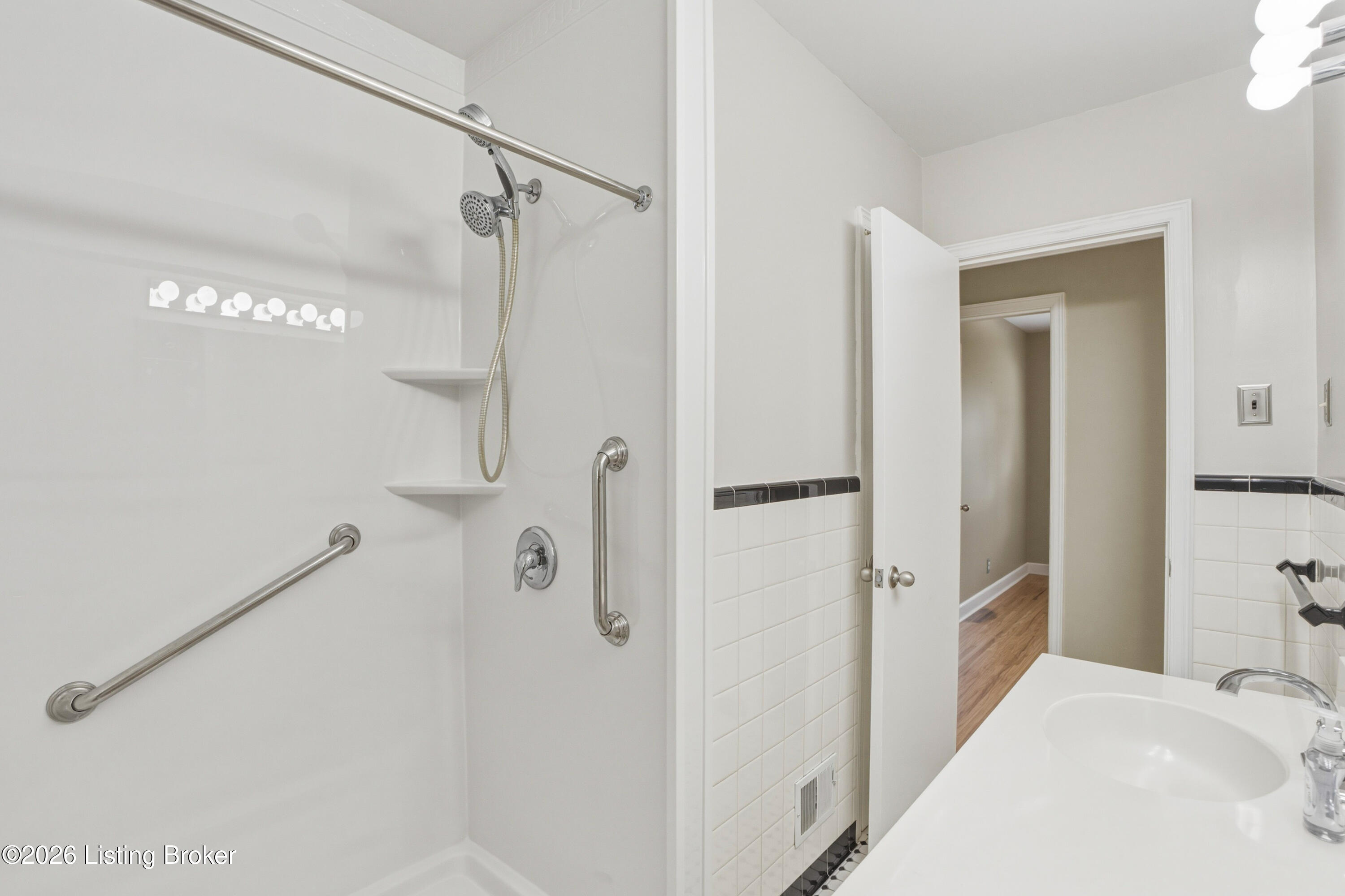 1614 Ehrler Dr Property Photo 24