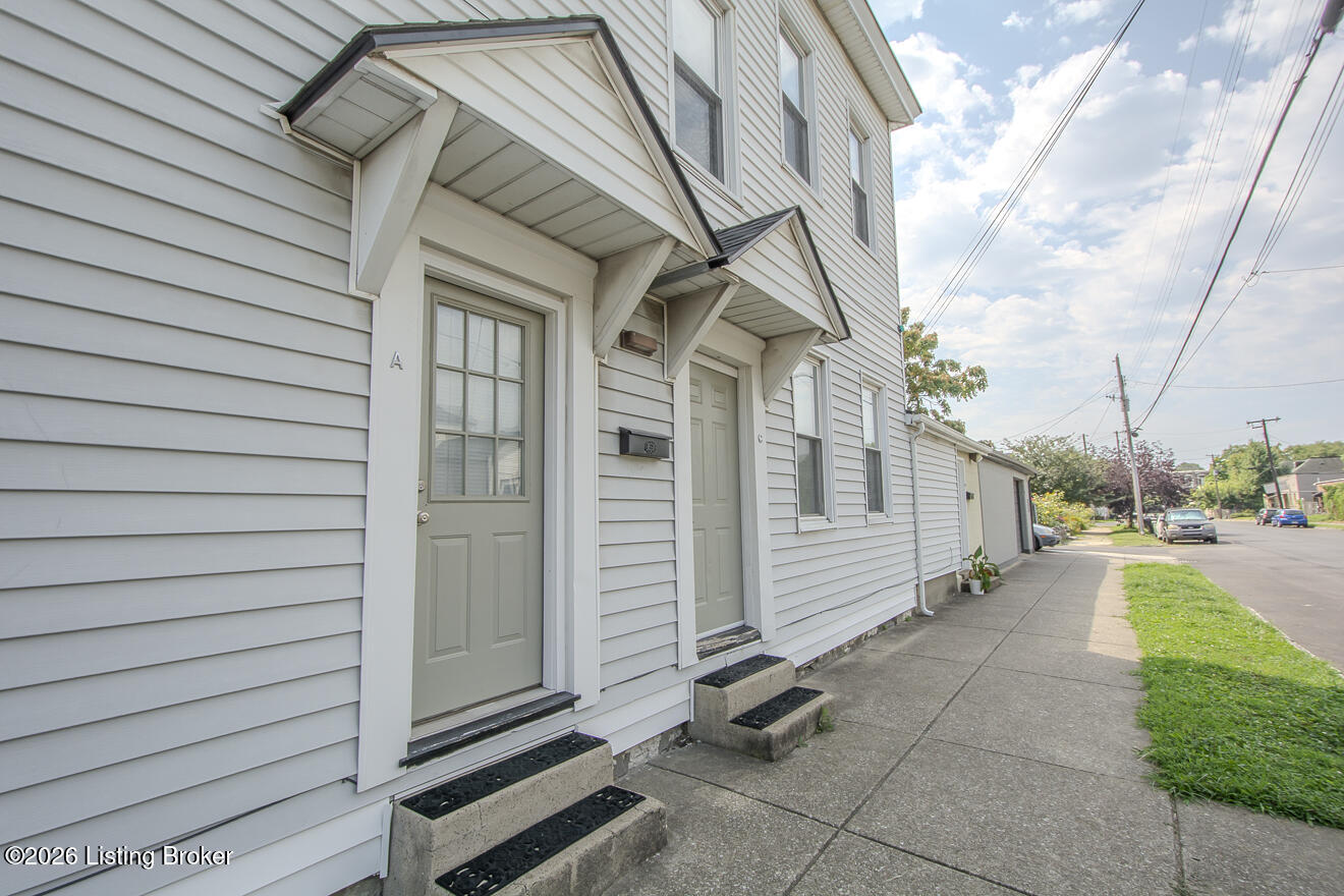 1000 E Caldwell St 3 Property Photo 4