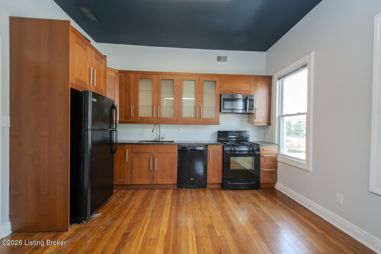 1000 E Caldwell St 3 Property Photo 17