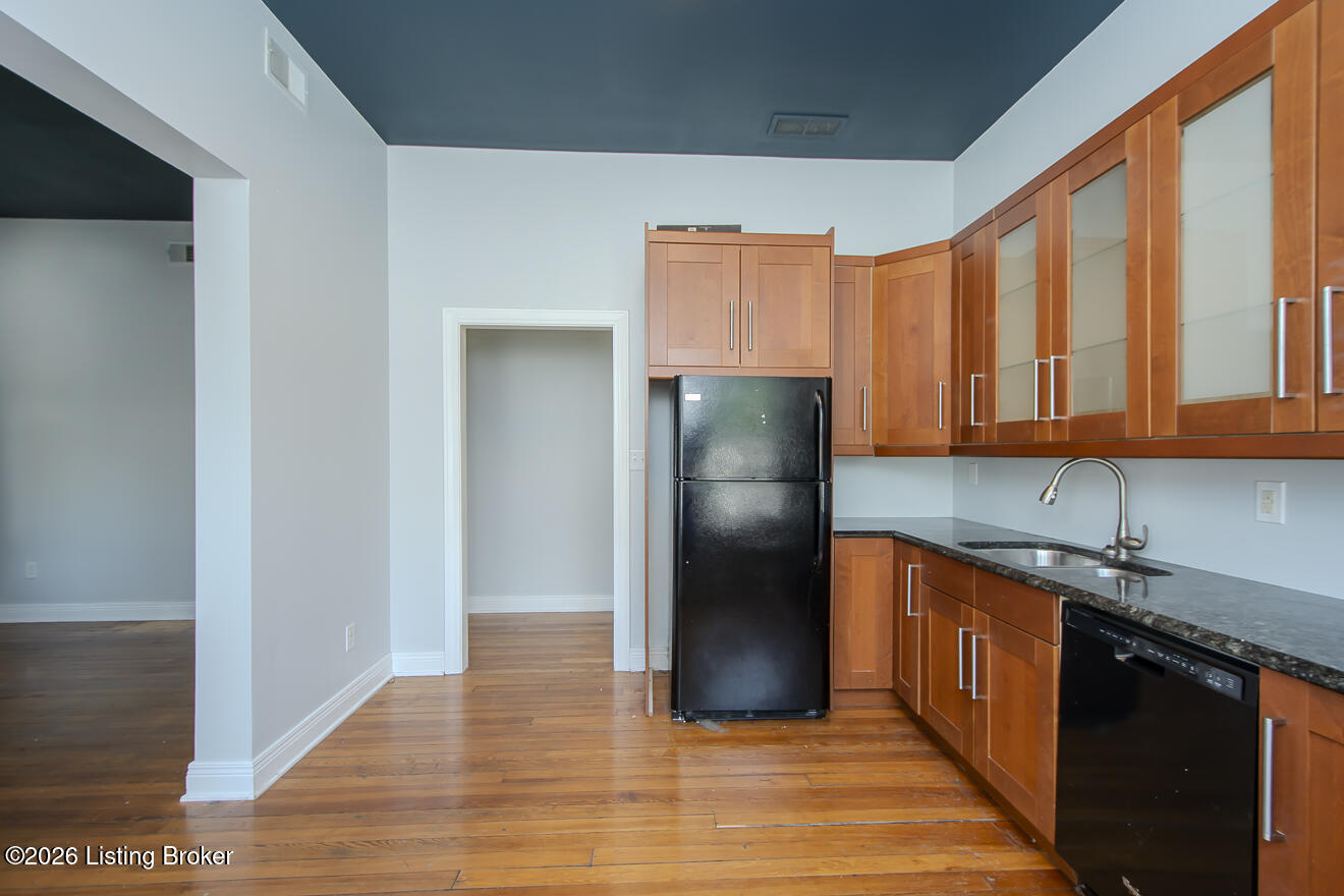 1000 E Caldwell St 3 Property Photo 18