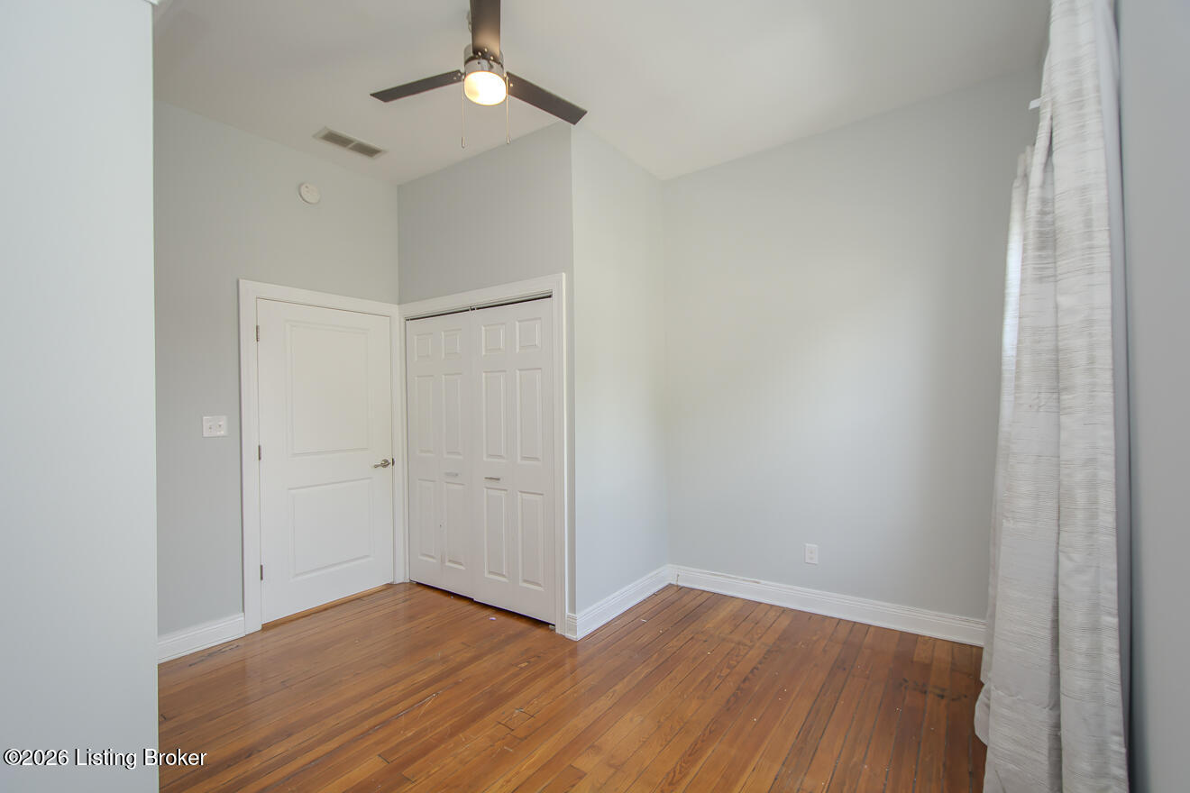 1000 E Caldwell St 3 Property Photo 26
