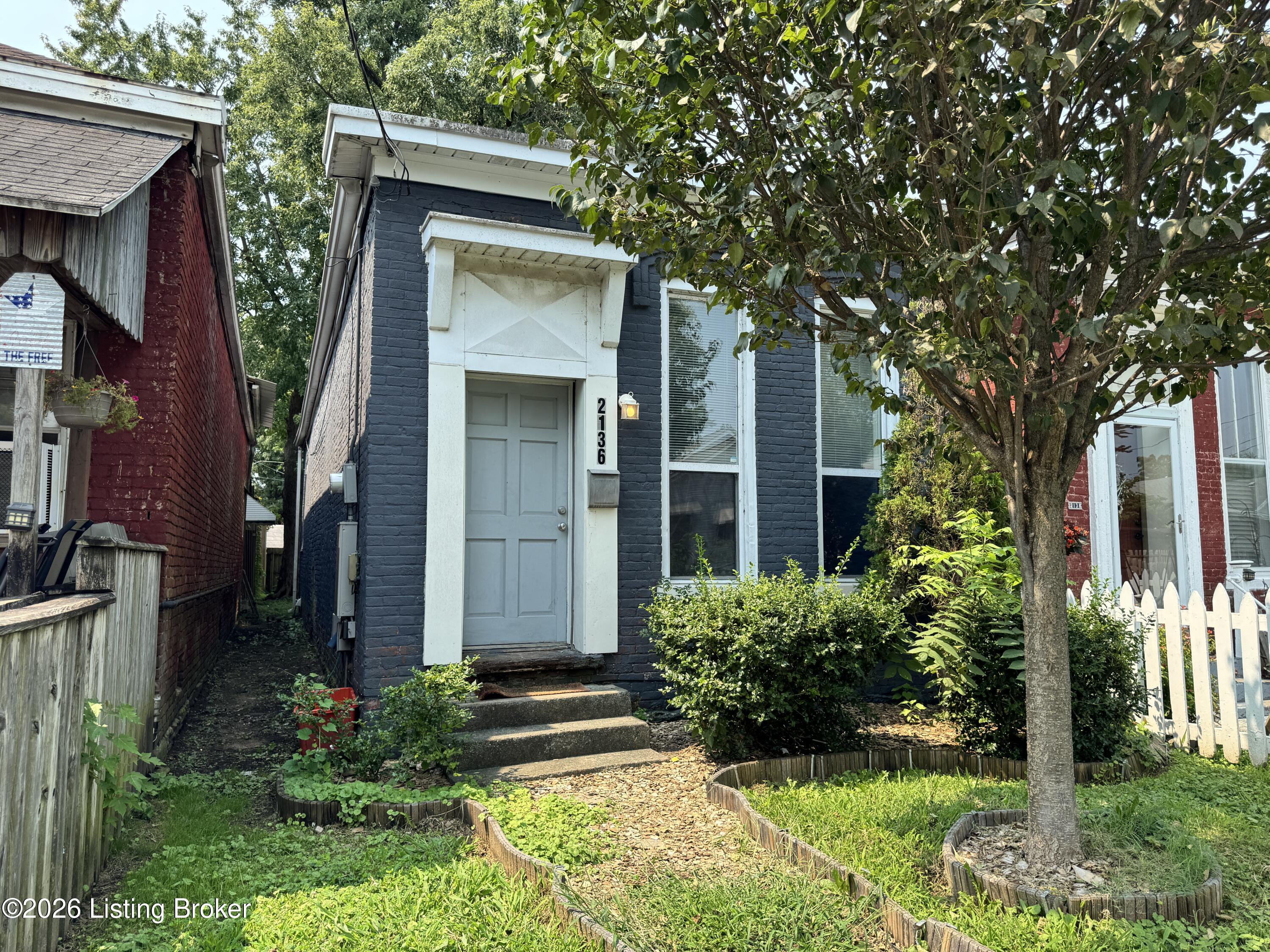 2136 Lytle St Property Photo 1