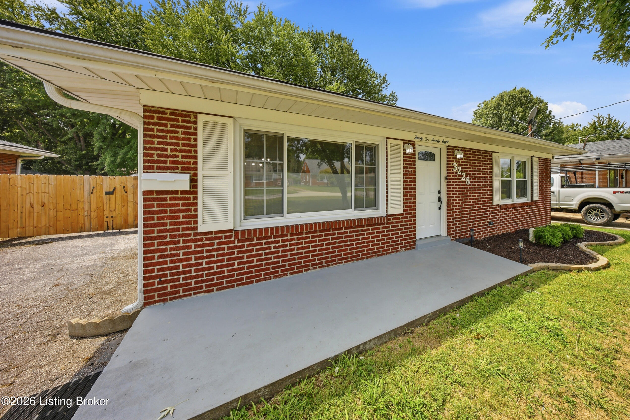 3228 New Lynnview Dr Property Photo 5