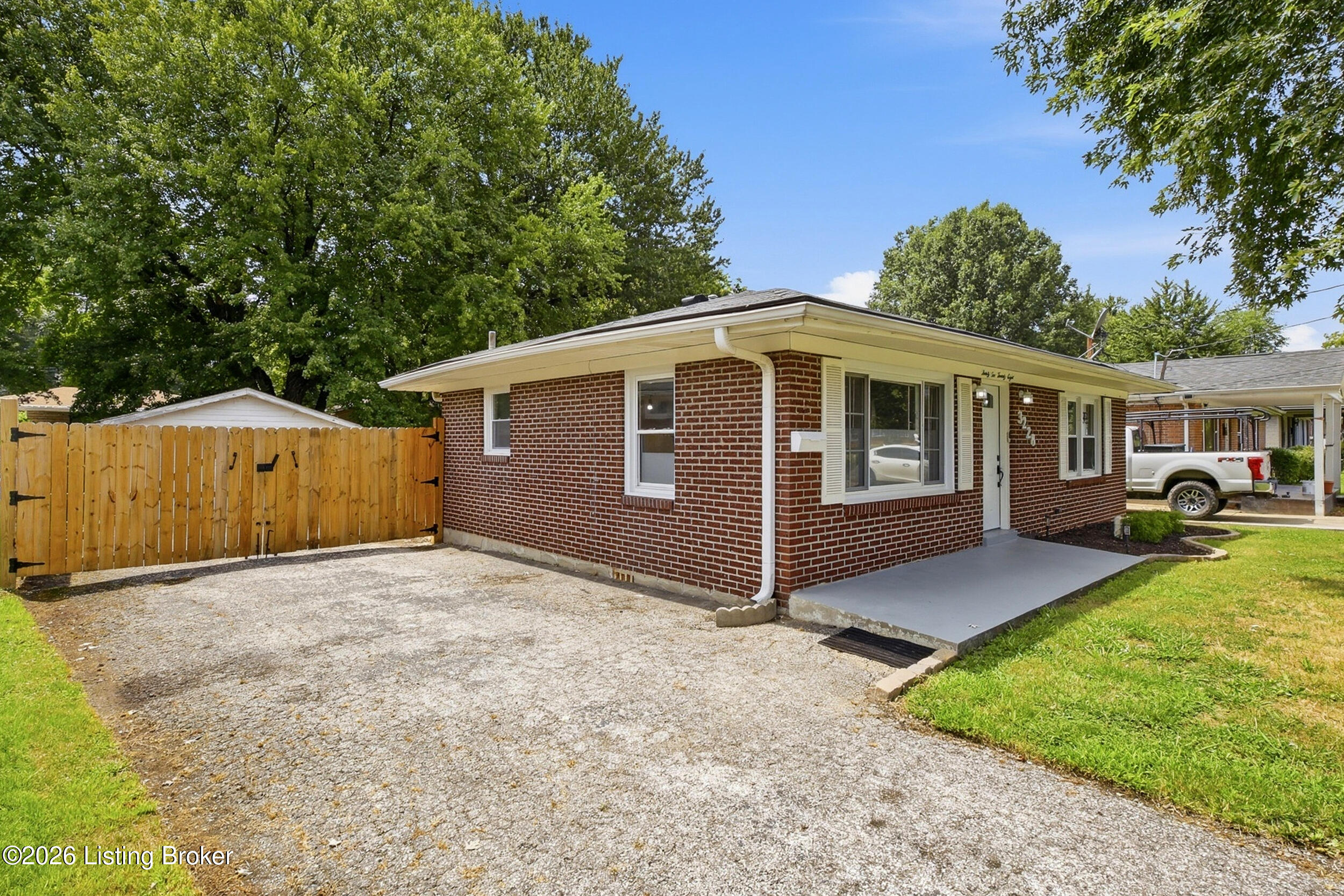 3228 New Lynnview Dr Property Photo 6
