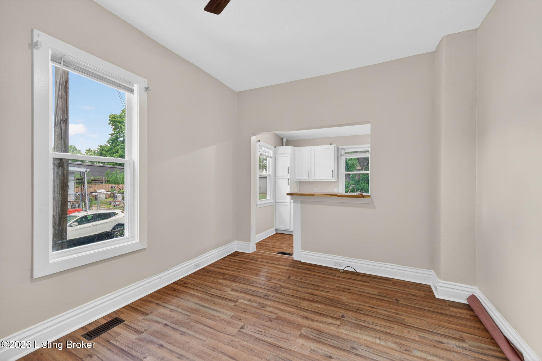 935 Samuel St Property Photo 6