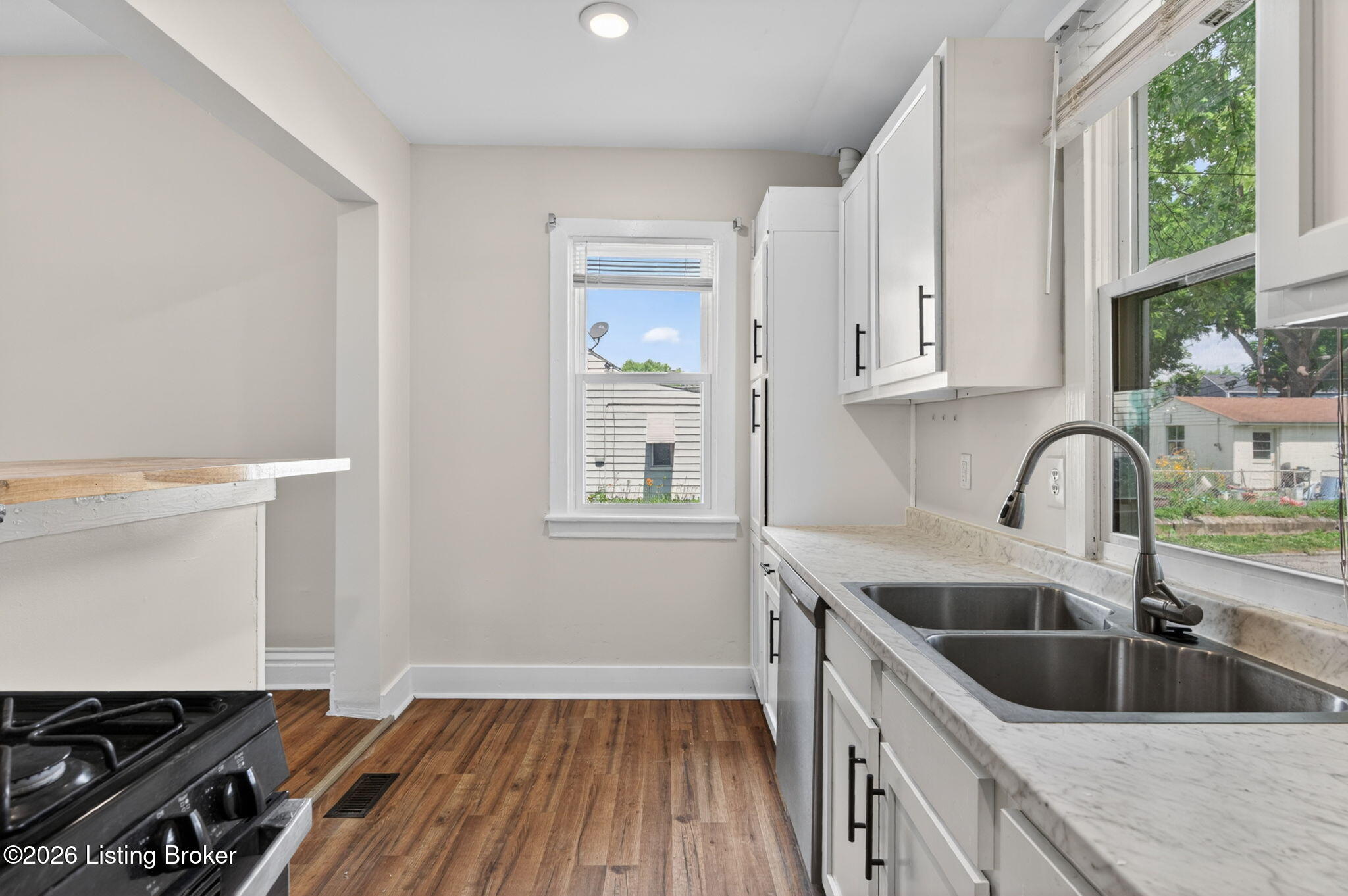 935 Samuel St Property Photo 11
