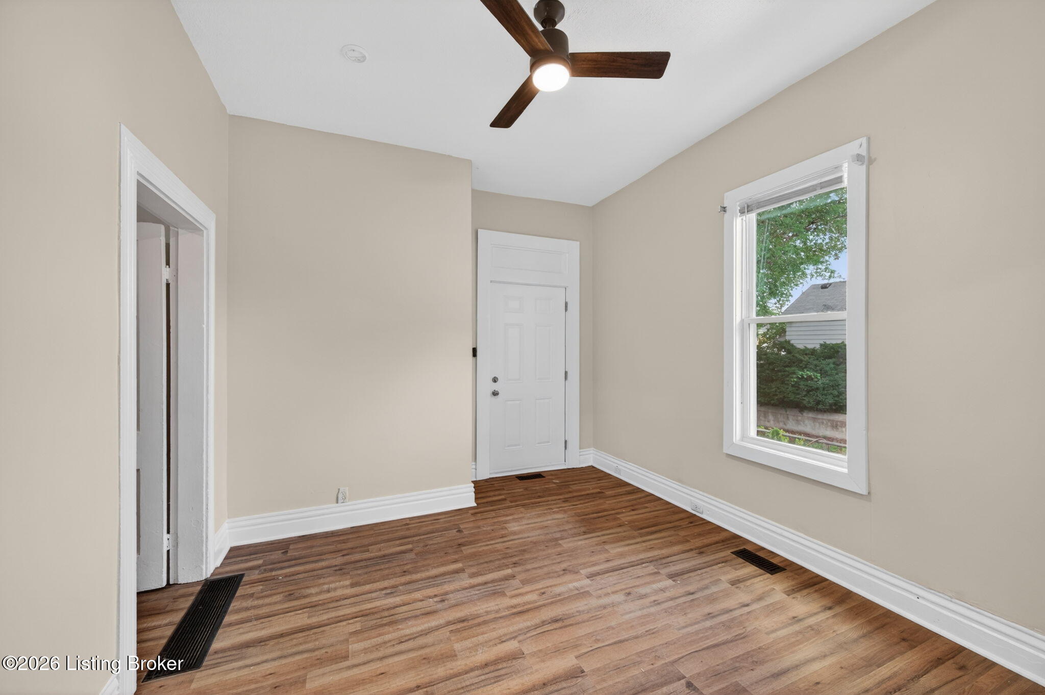 935 Samuel St Property Photo 14