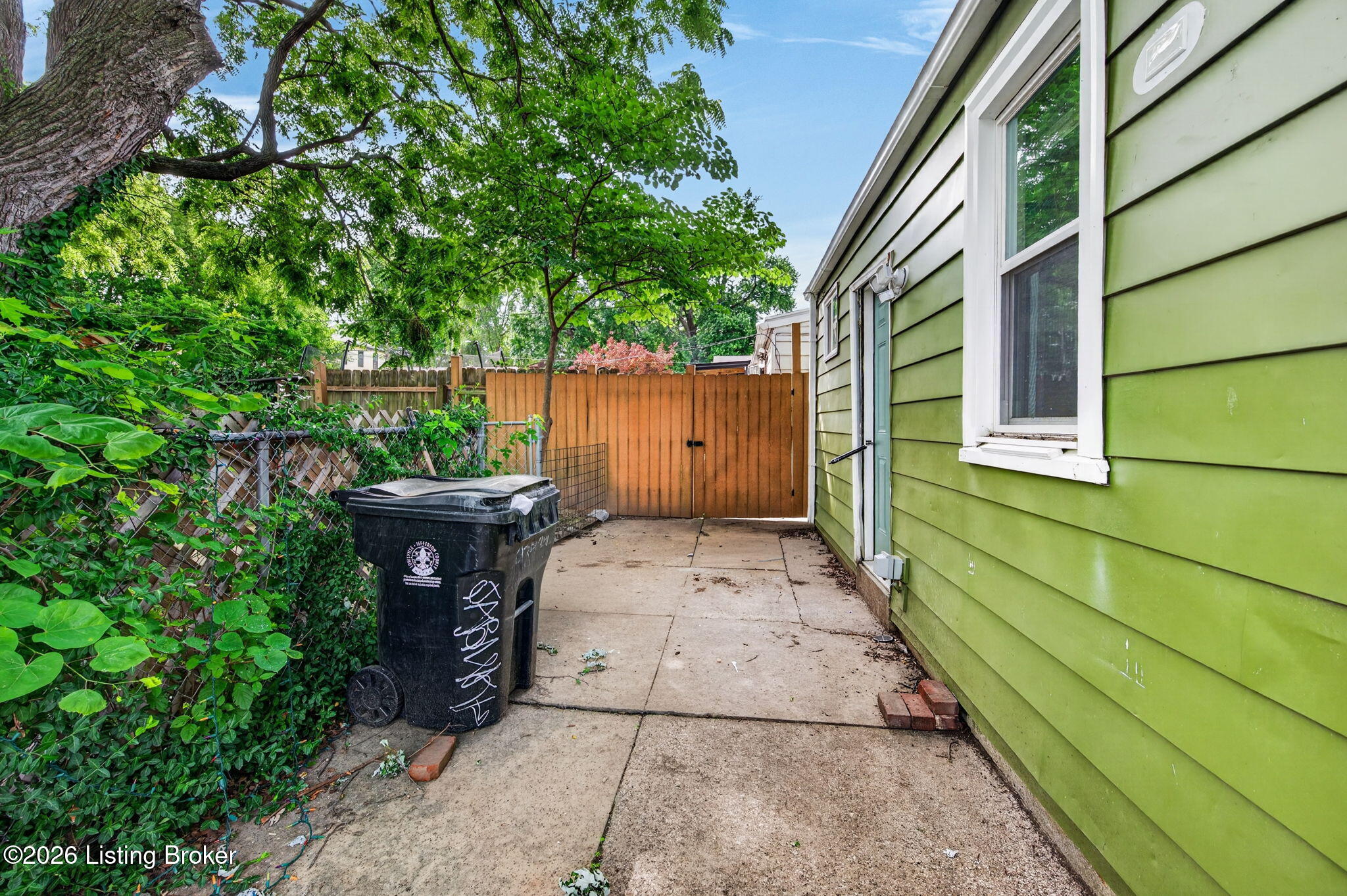 935 Samuel St Property Photo 19