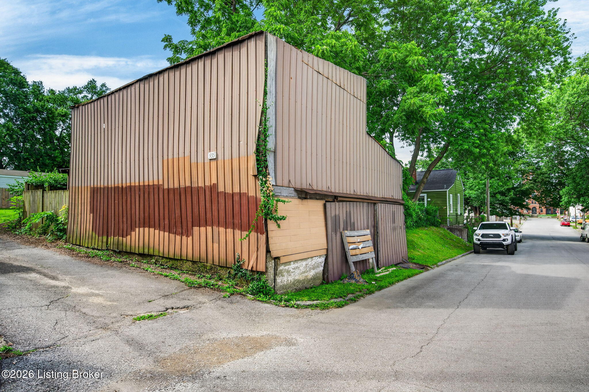 935 Samuel St Property Photo 22