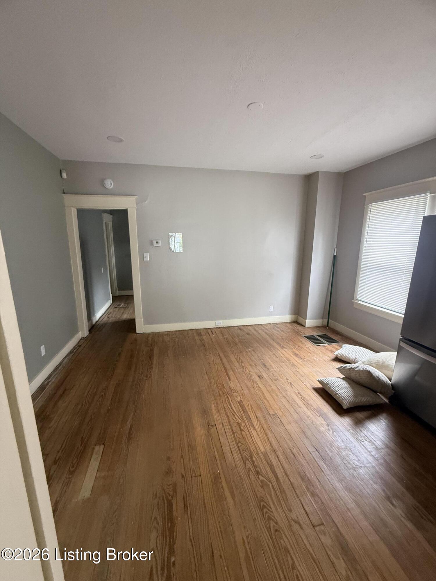 112 E Woodlawn Ave 3 Property Photo 3