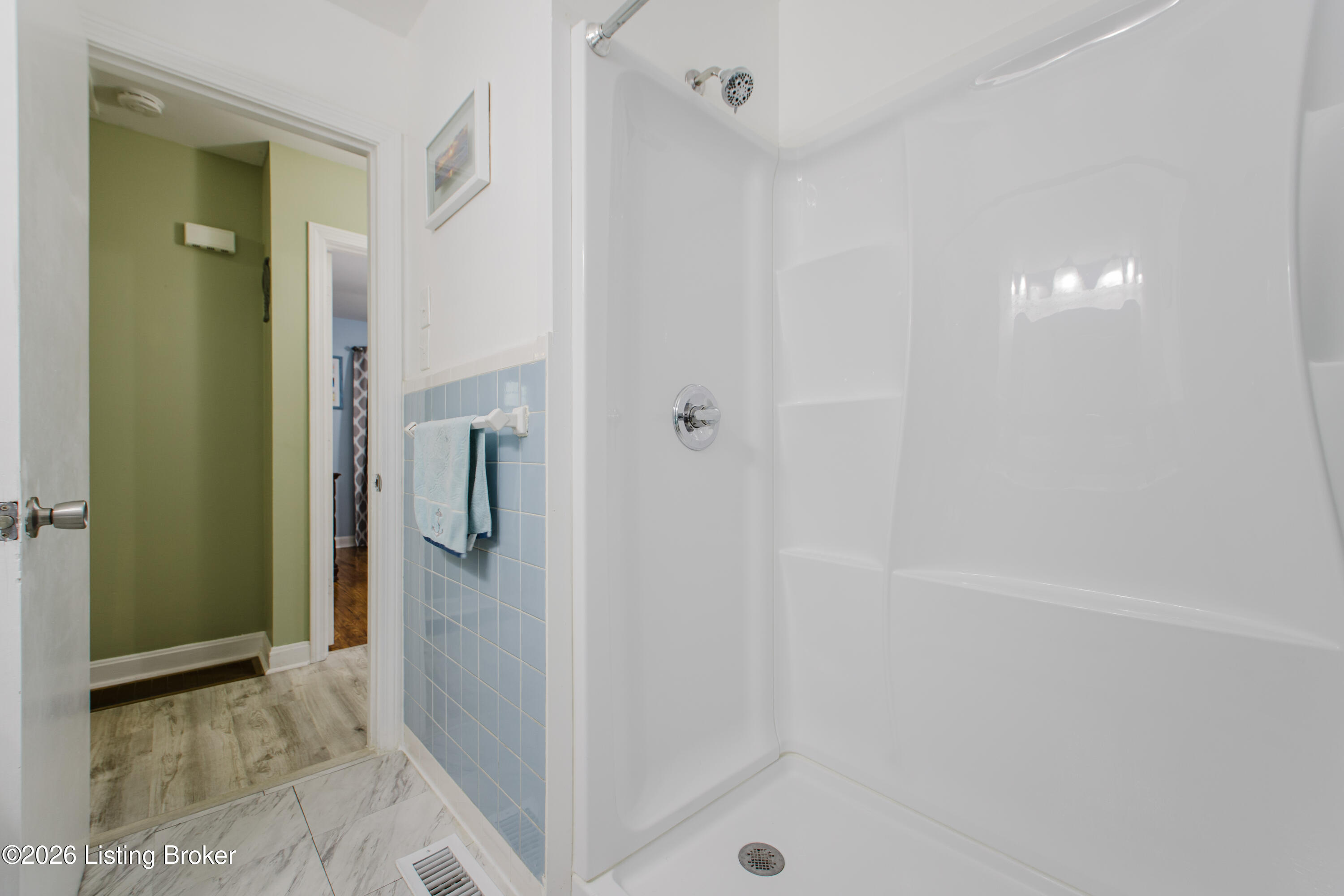 6001 Middlerose Cir Property Photo 23