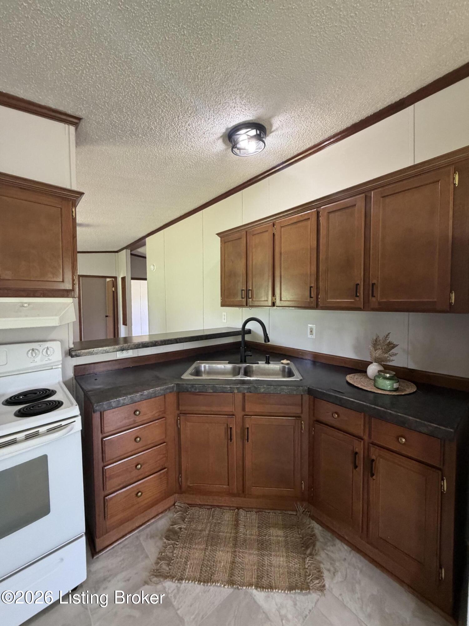 2031 J B Ball Ln Property Photo 5
