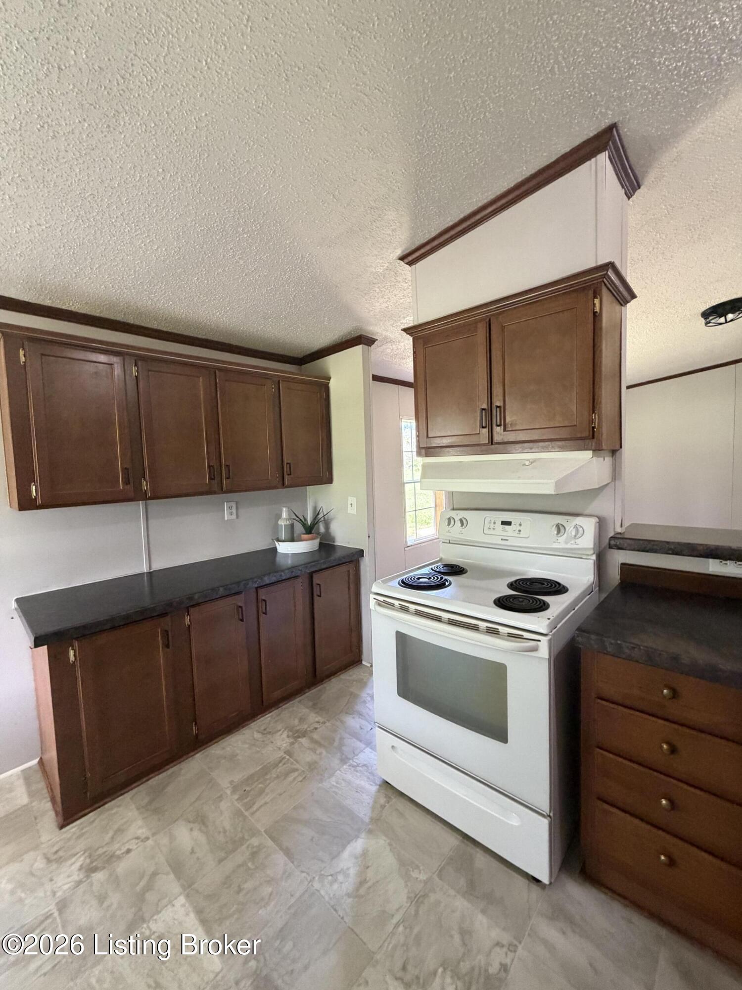 2031 J B Ball Ln Property Photo 6