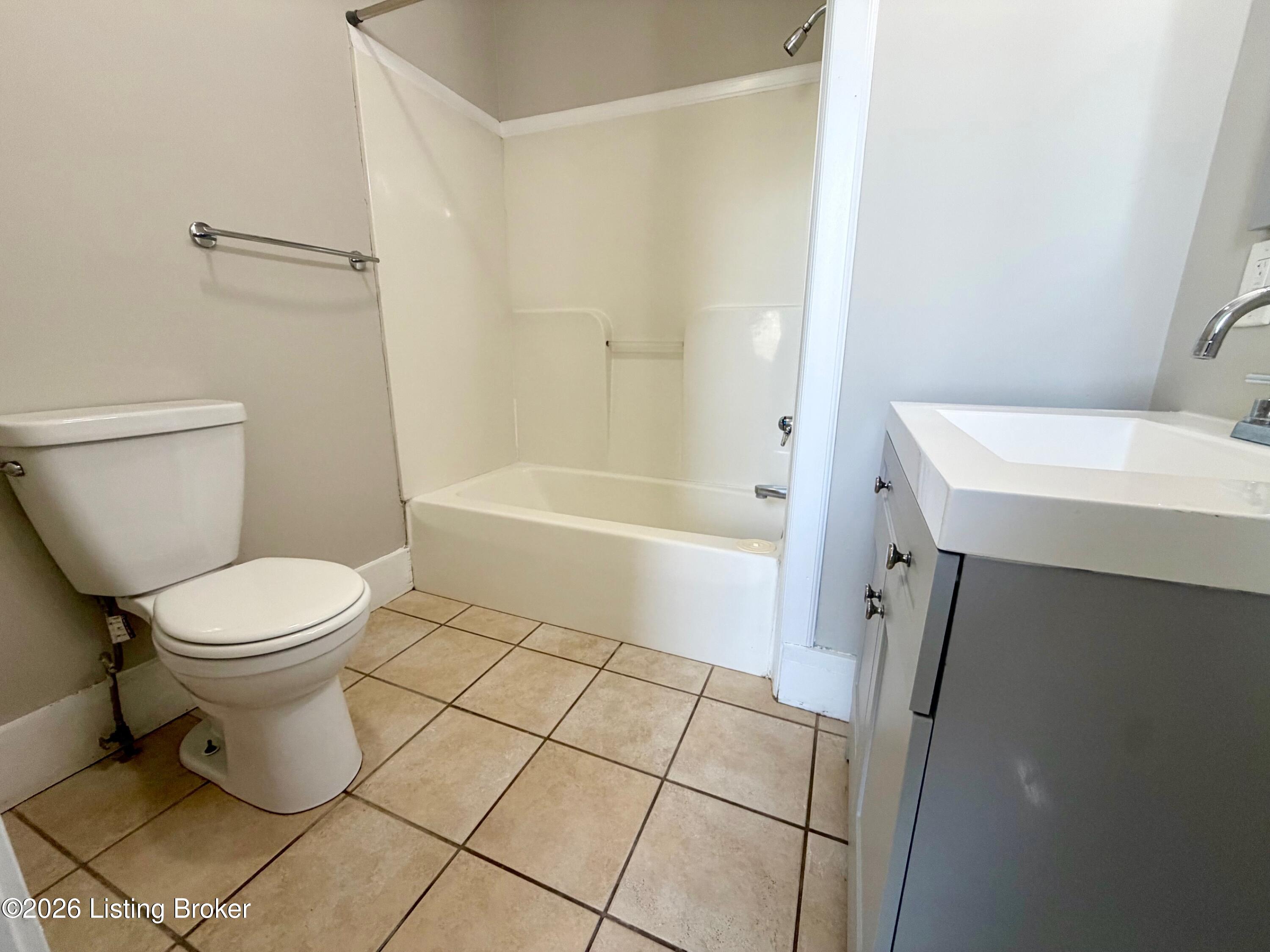 511 W Harrison Ave 2 Property Photo 5