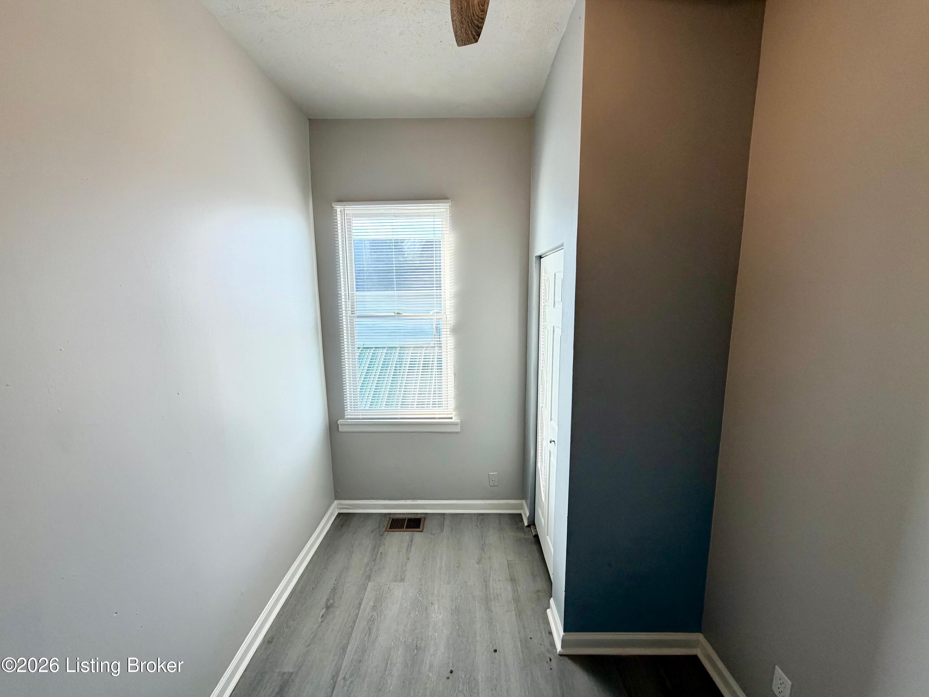728 Zane St Property Photo 7