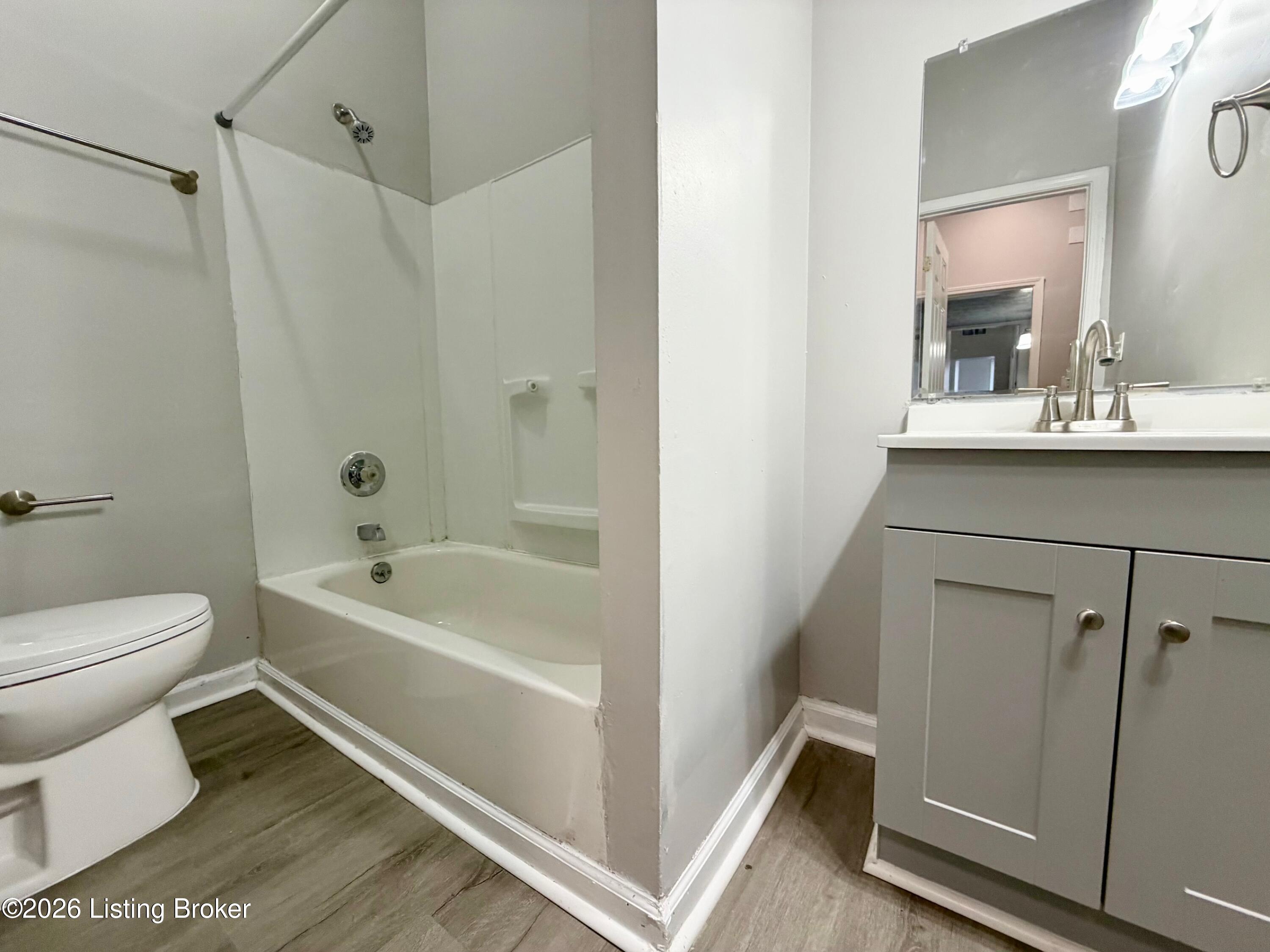 728 Zane St Property Photo 11