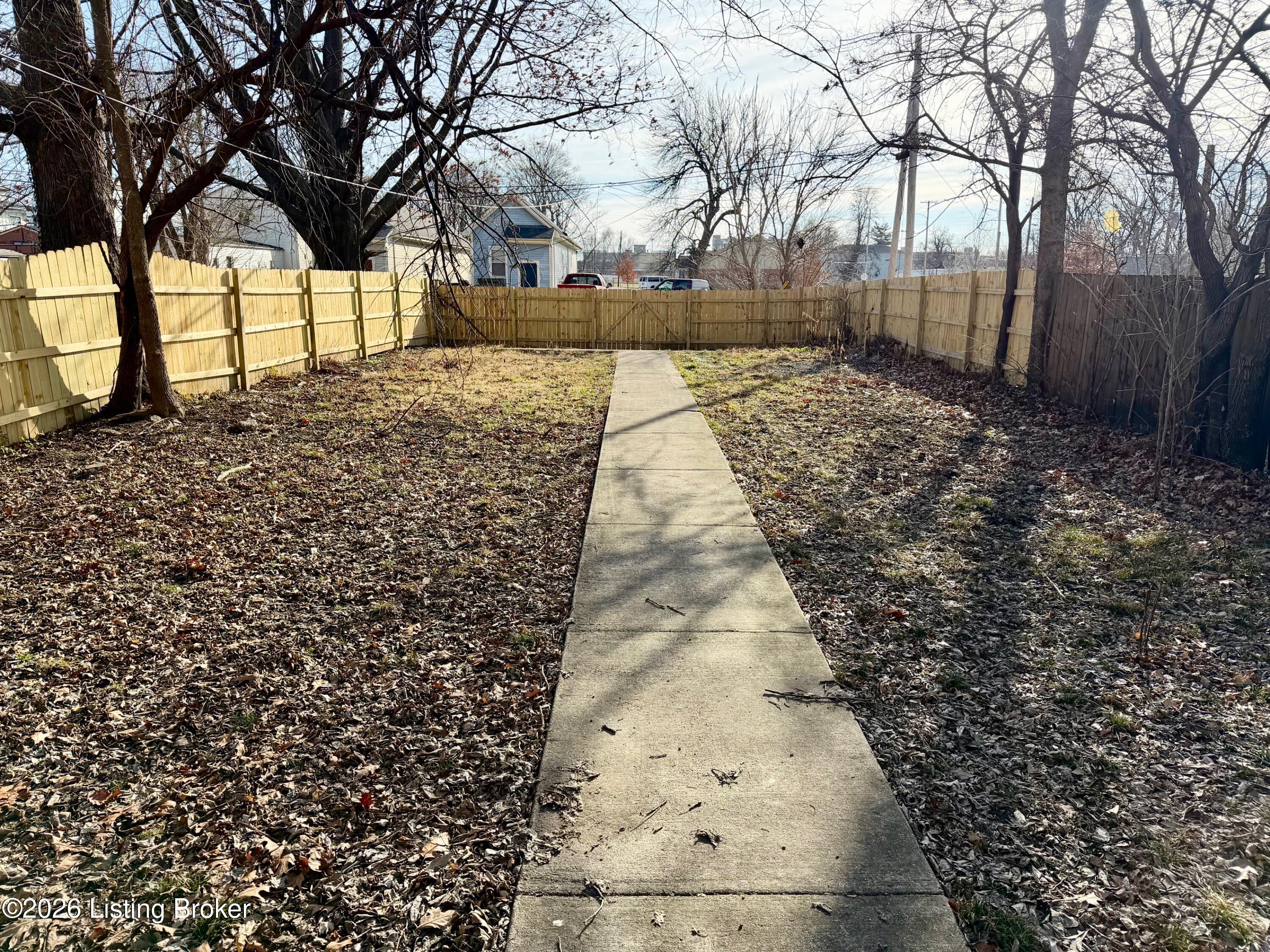 728 Zane St Property Photo 12