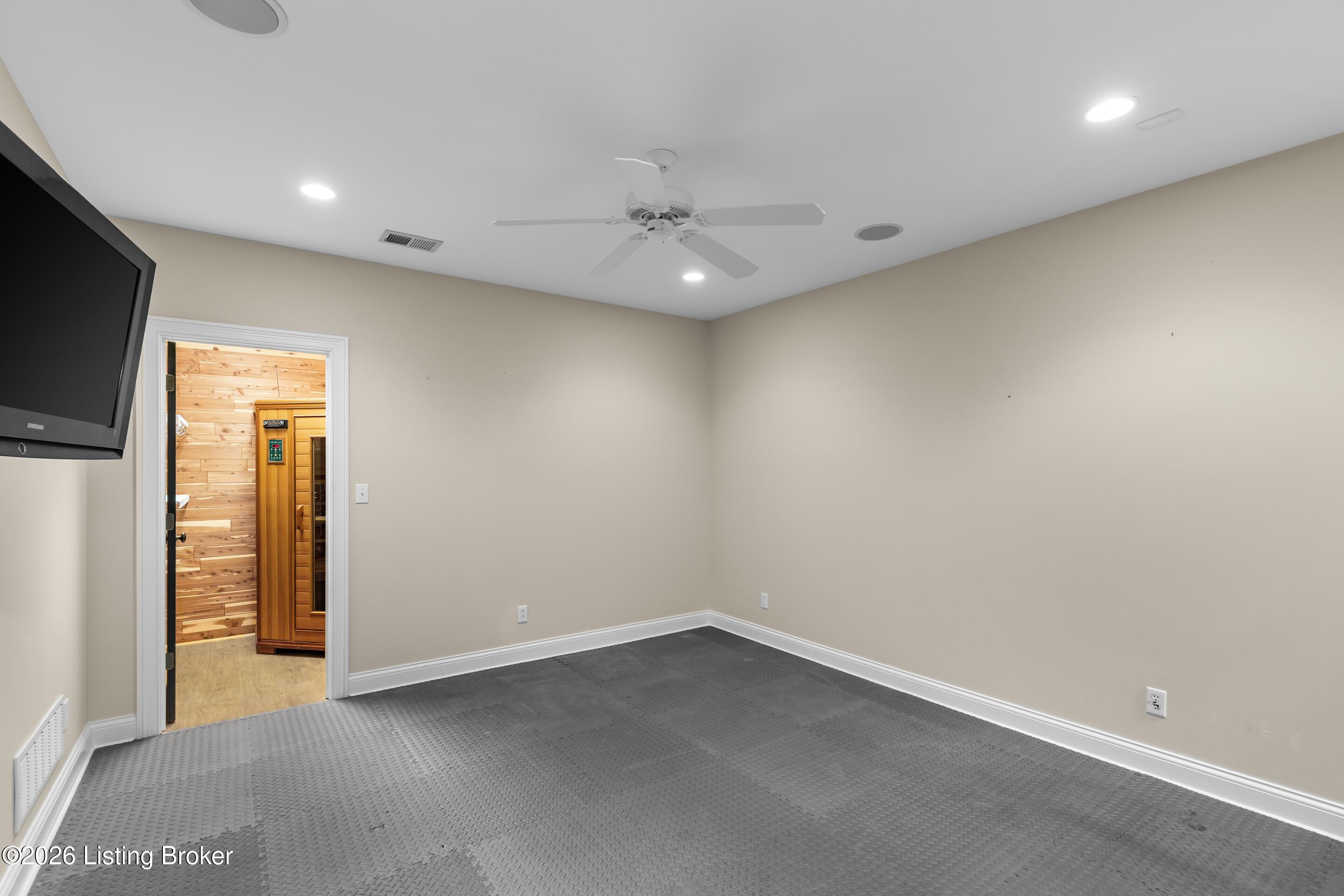 9101 Dayflower St Property Photo 59