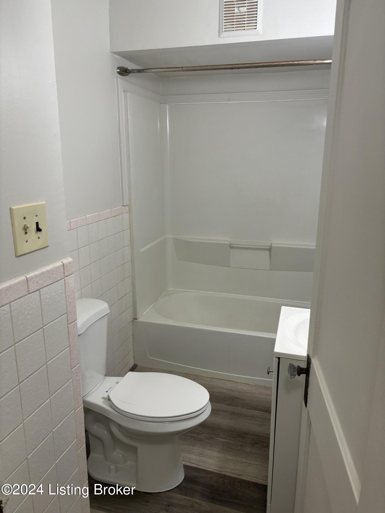 304 S Ewing Ave 1 Property Photo 7