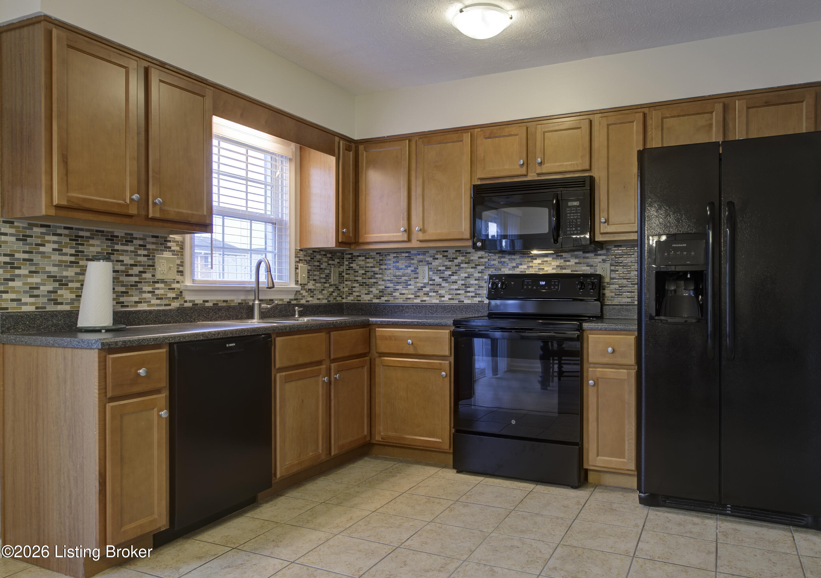 4858 Westport Rd Property Photo 10