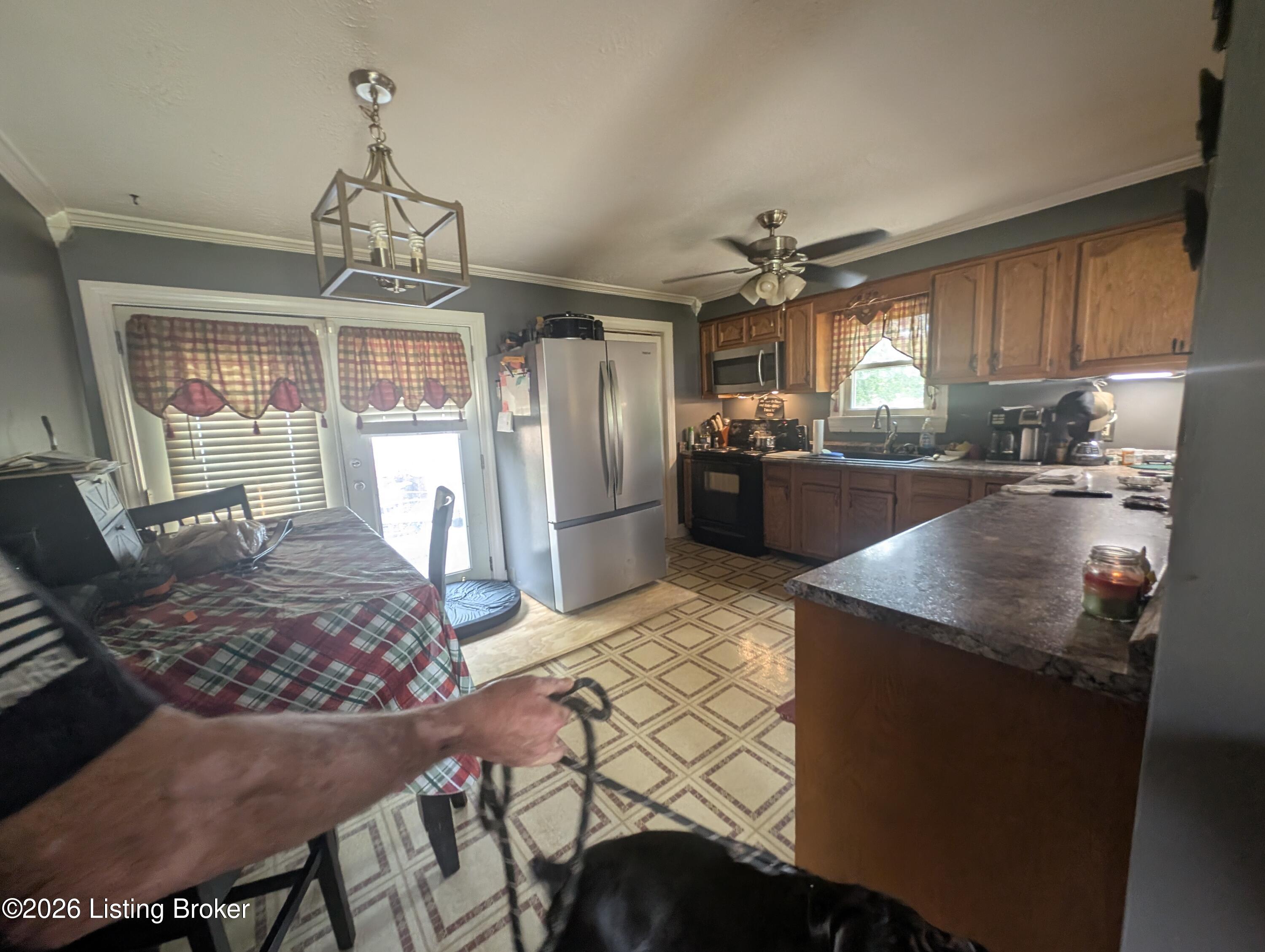 9813 Wilton Dr Property Photo 6