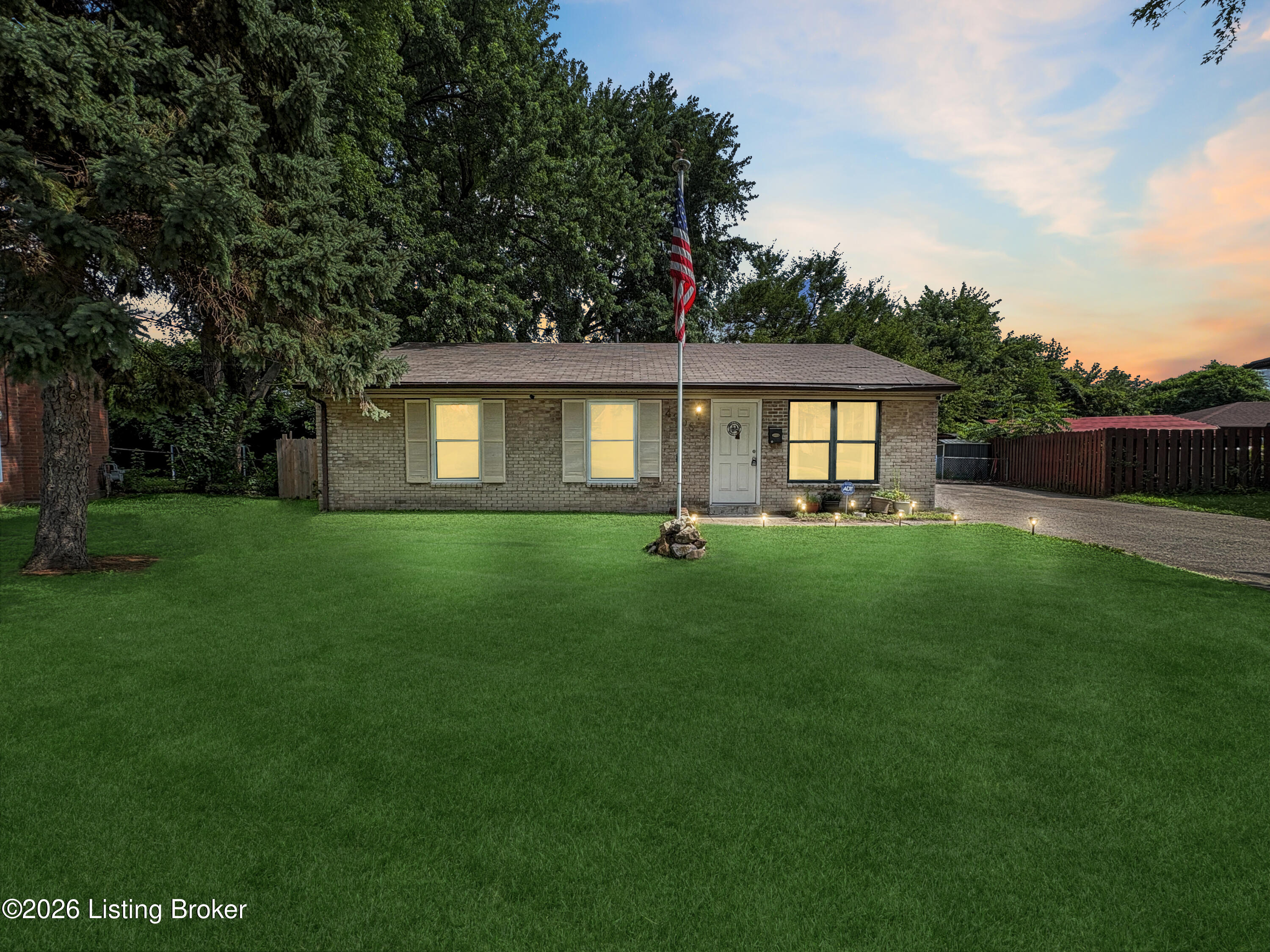 4906 Lesabre Dr Property Photo 2