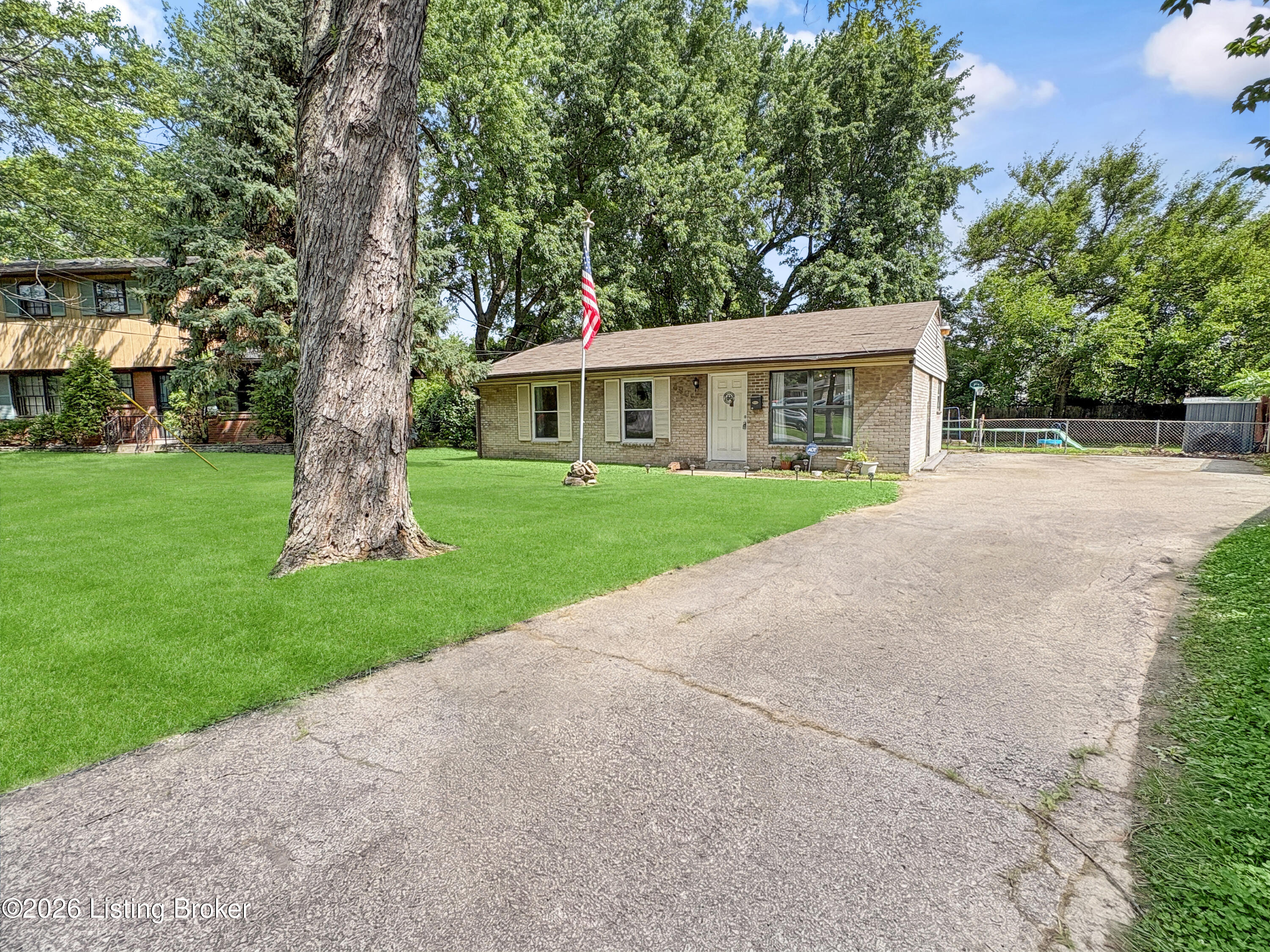 4906 Lesabre Dr Property Photo 4