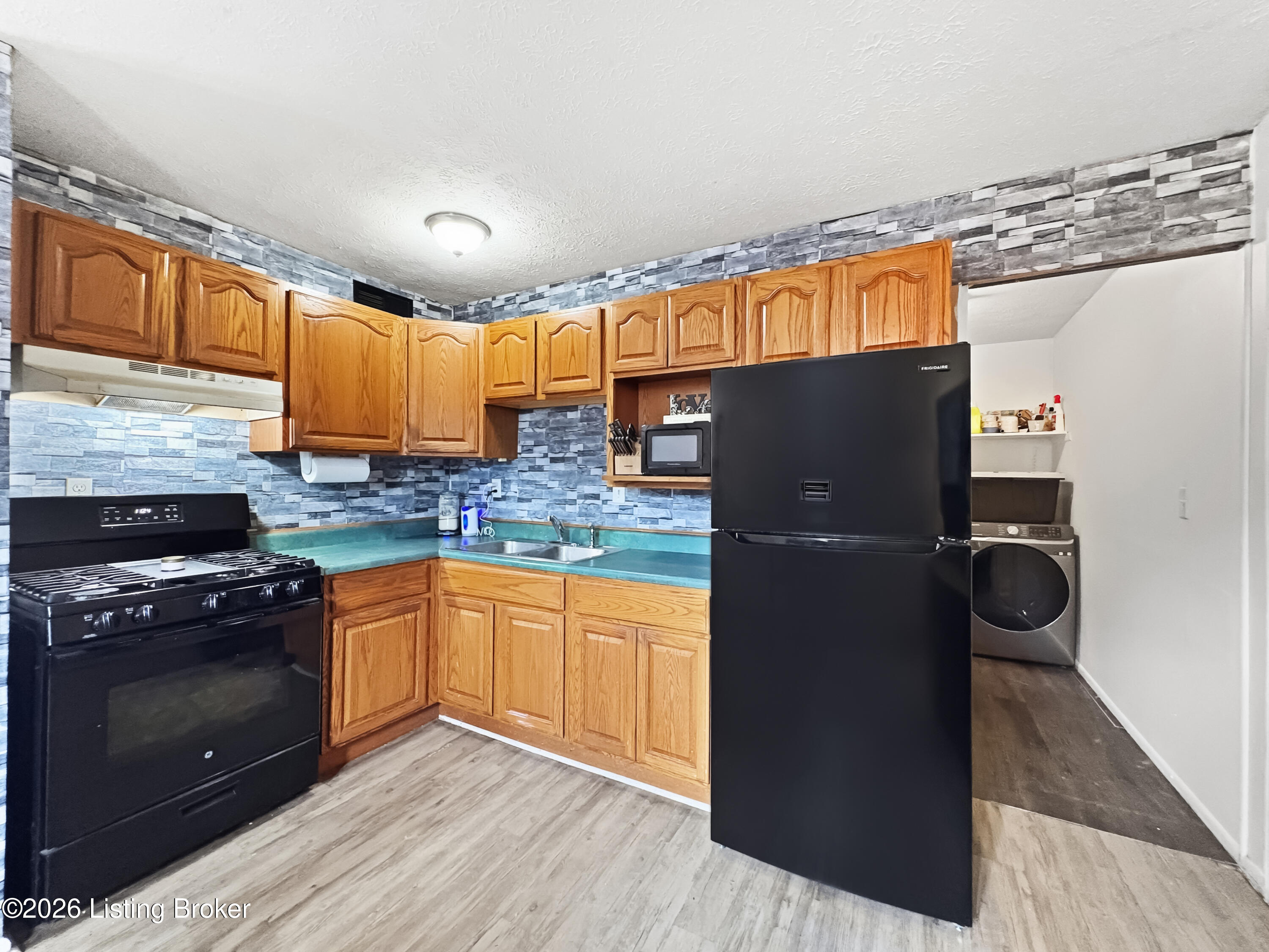 4906 Lesabre Dr Property Photo 9