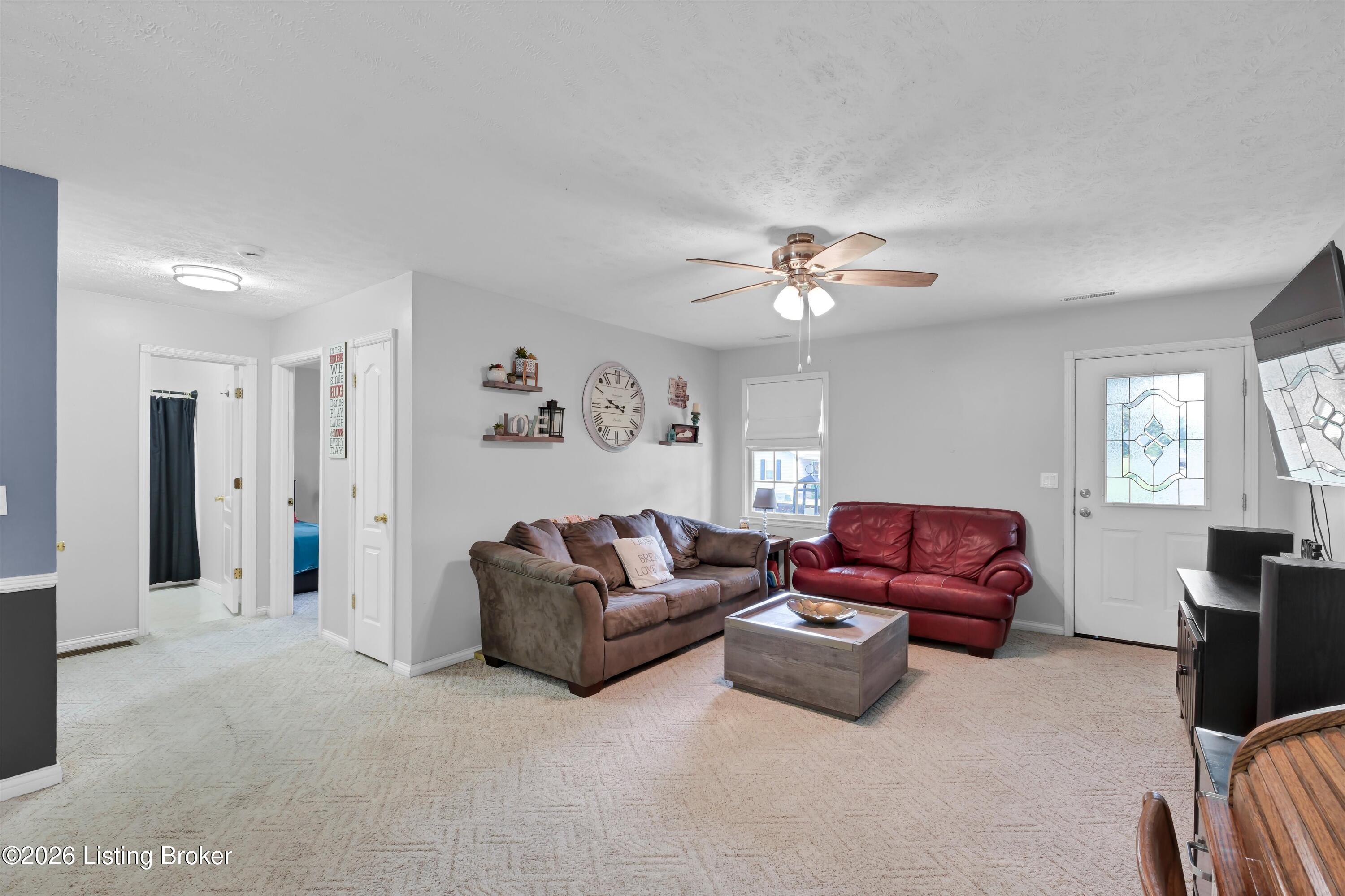 410 Sunset Dr Property Photo 4
