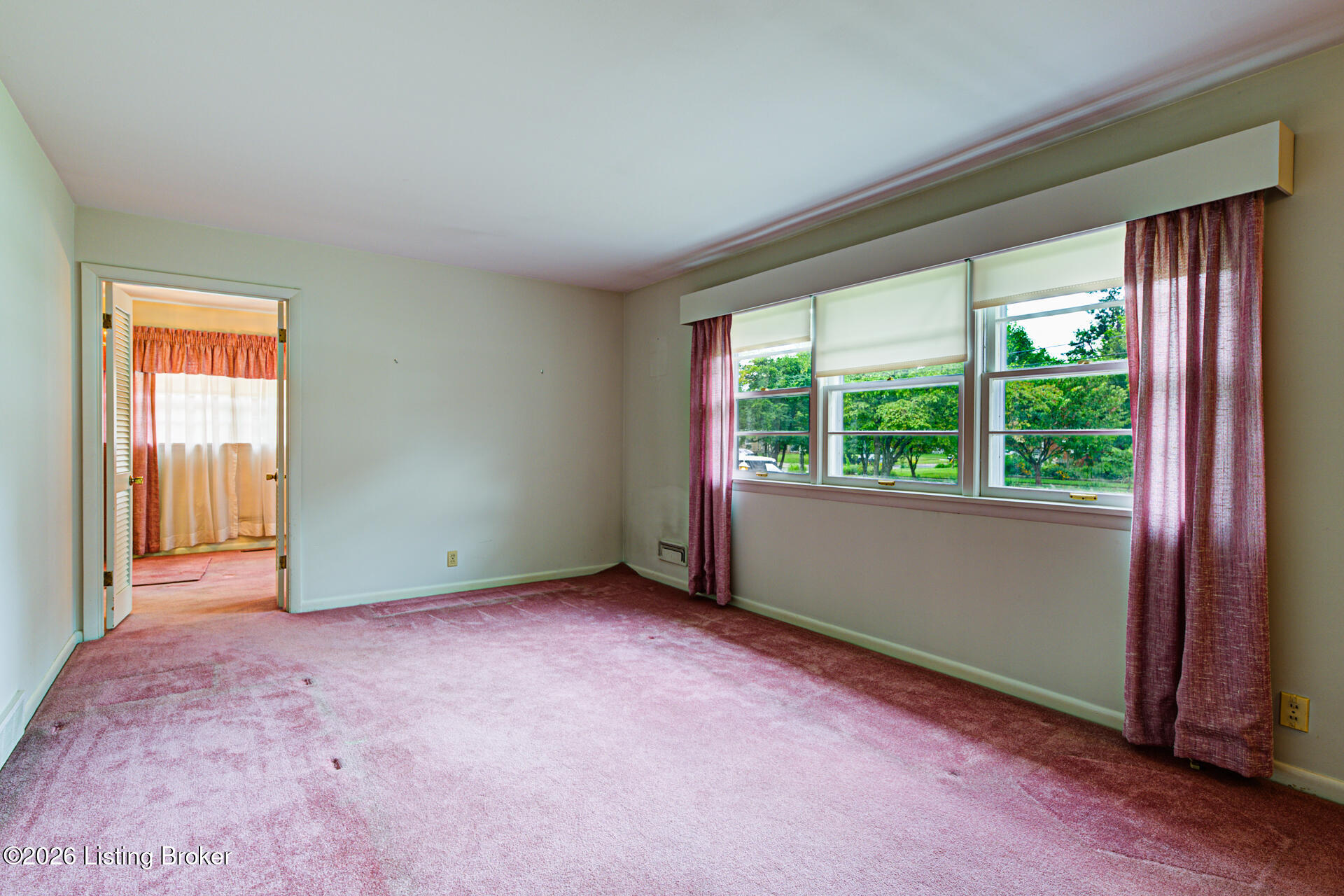 2302 Bradford Dr Property Photo 6