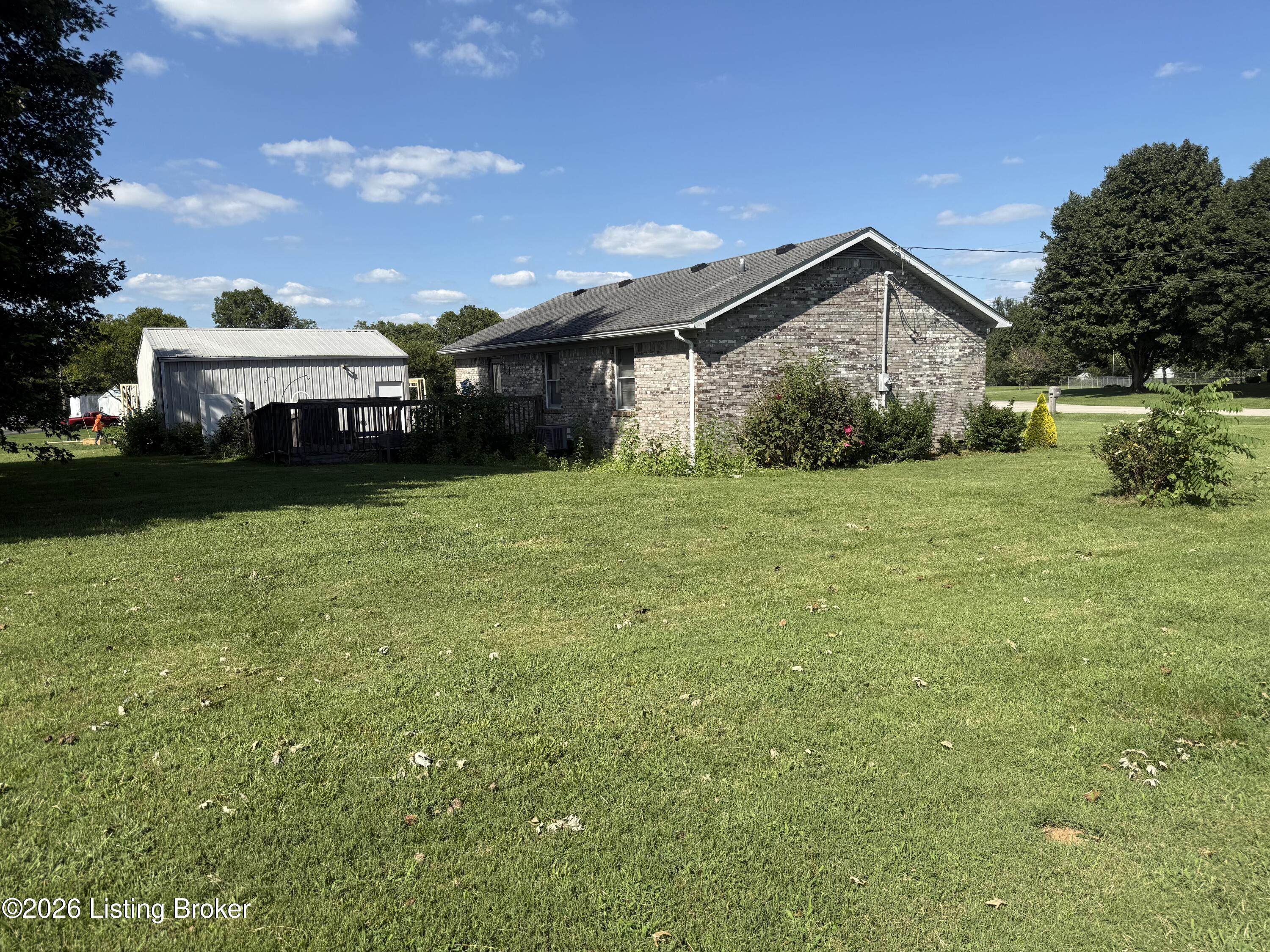1006 Windrift Ct Property Photo 3