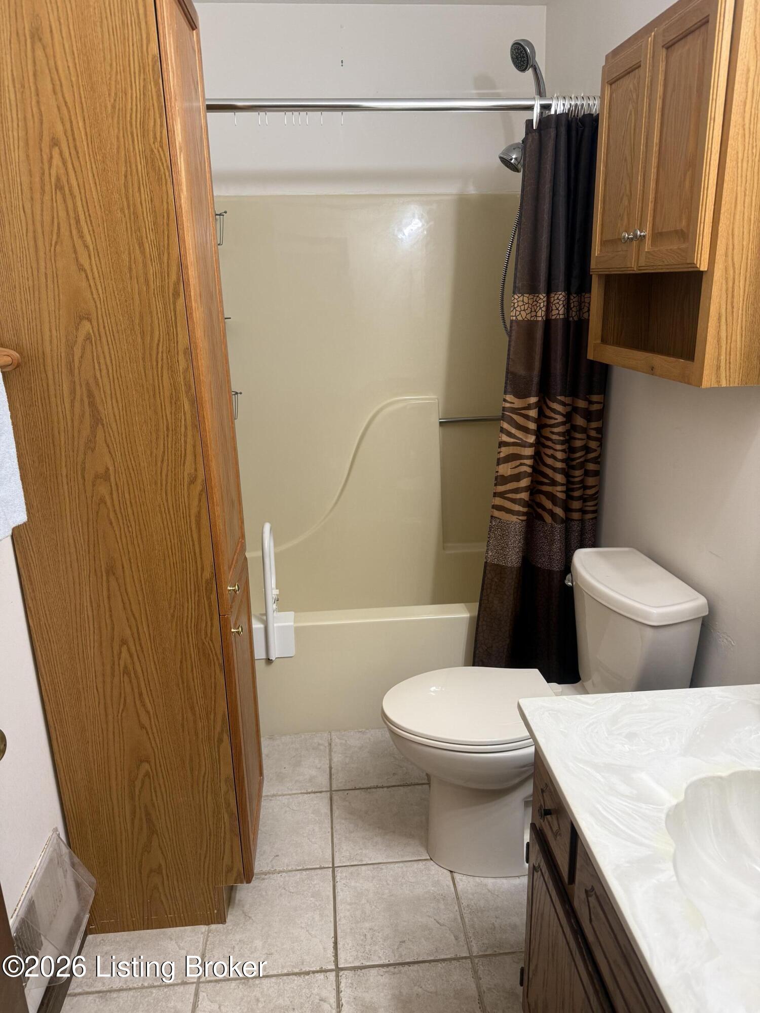 1006 Windrift Ct Property Photo 11