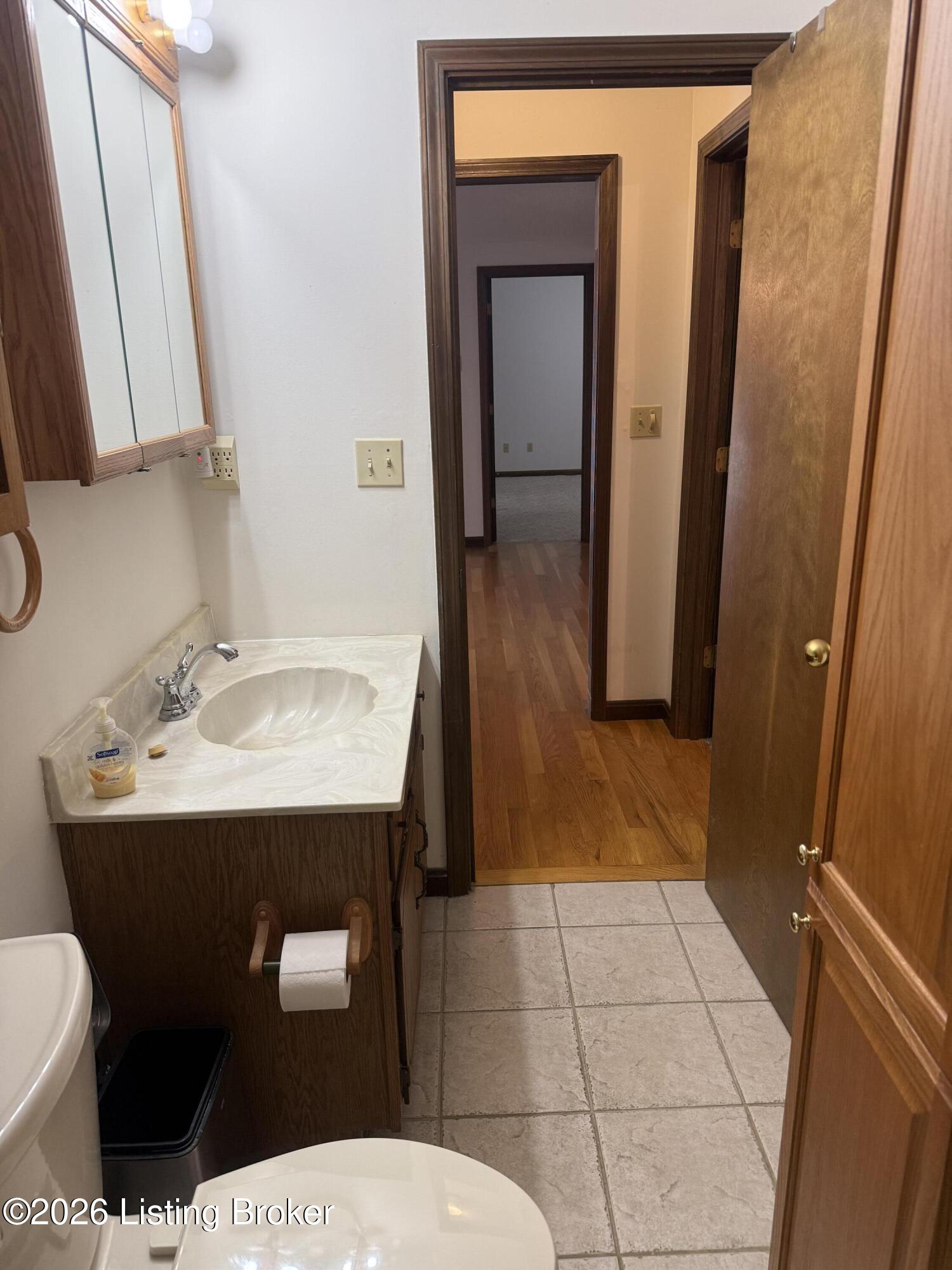 1006 Windrift Ct Property Photo 12