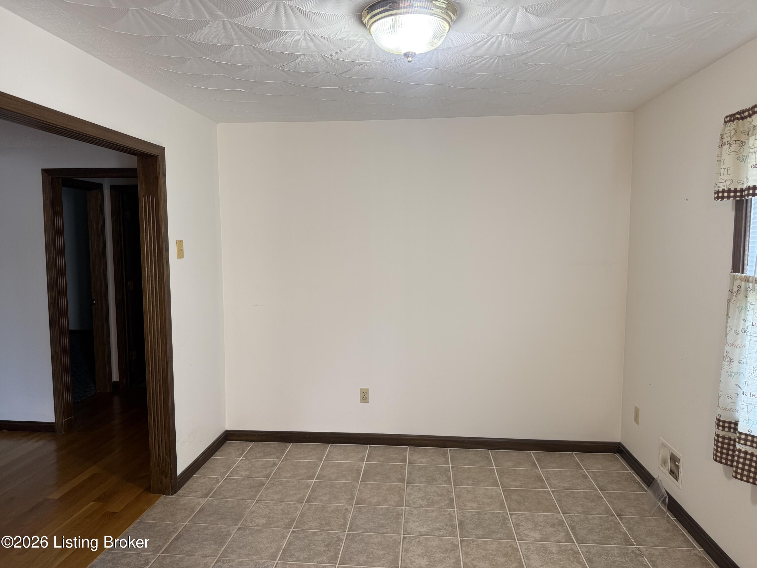 1006 Windrift Ct Property Photo 20