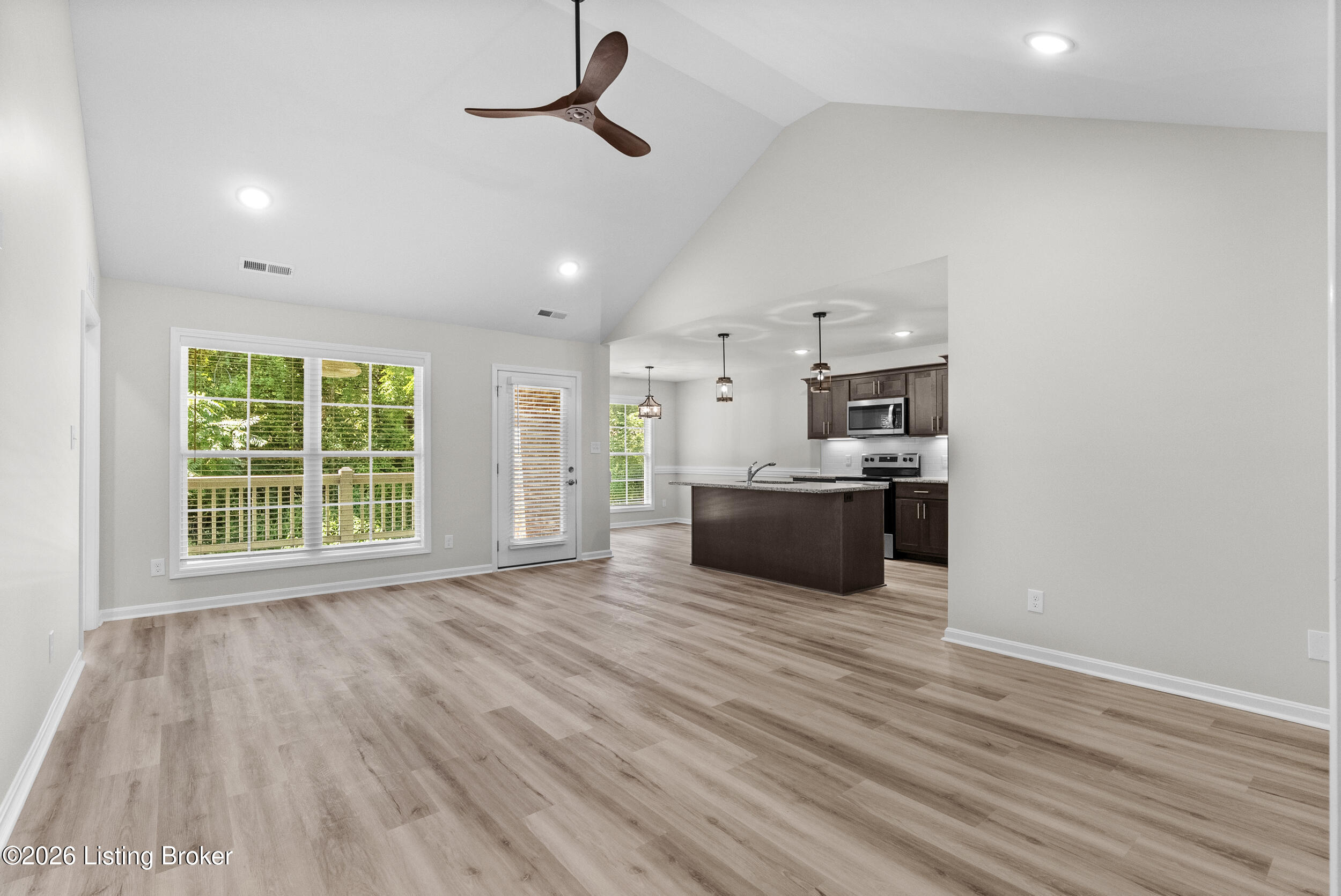 7812 Annalisa Dr Property Photo 20